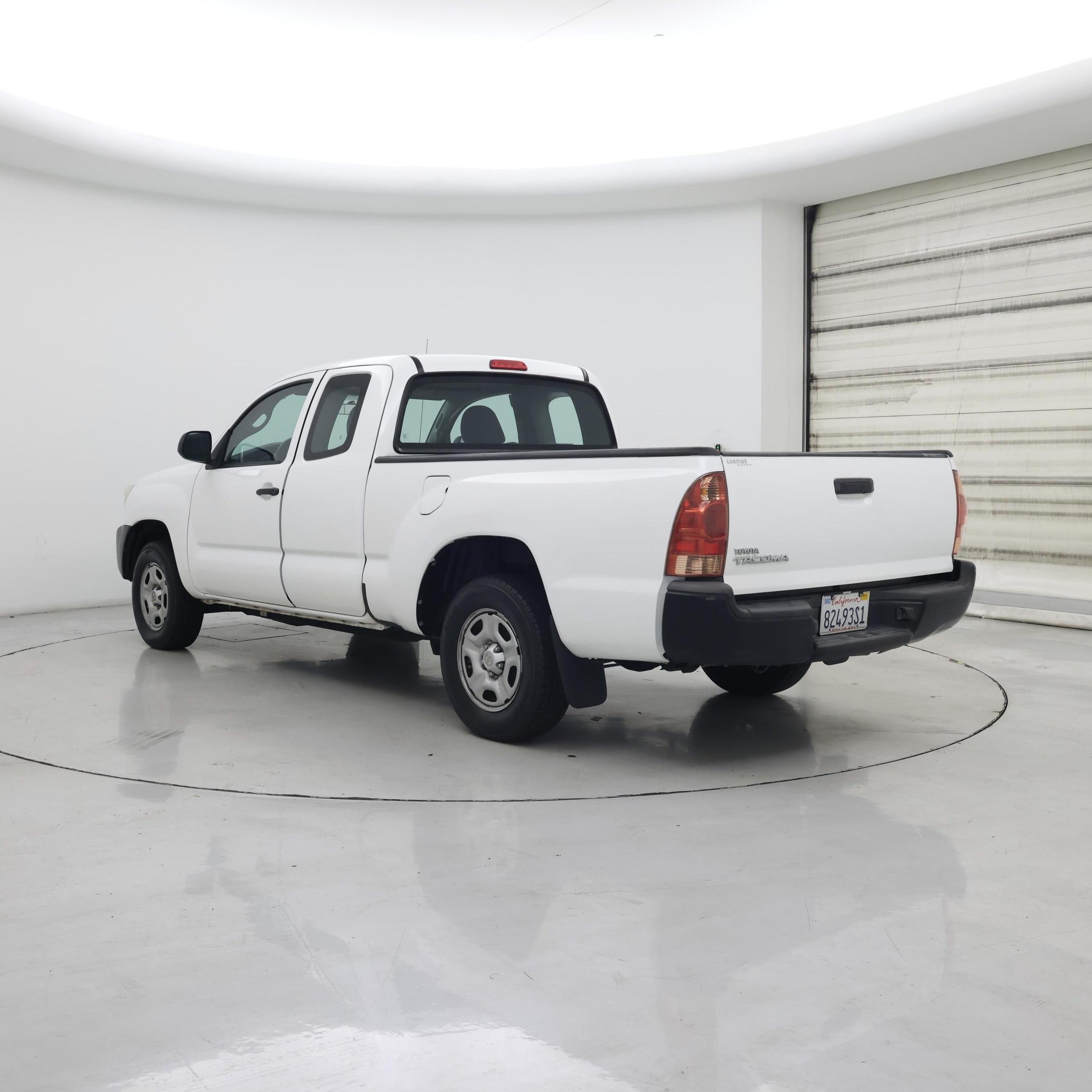 Thumbnail: 2015 Toyota Tacoma - 2