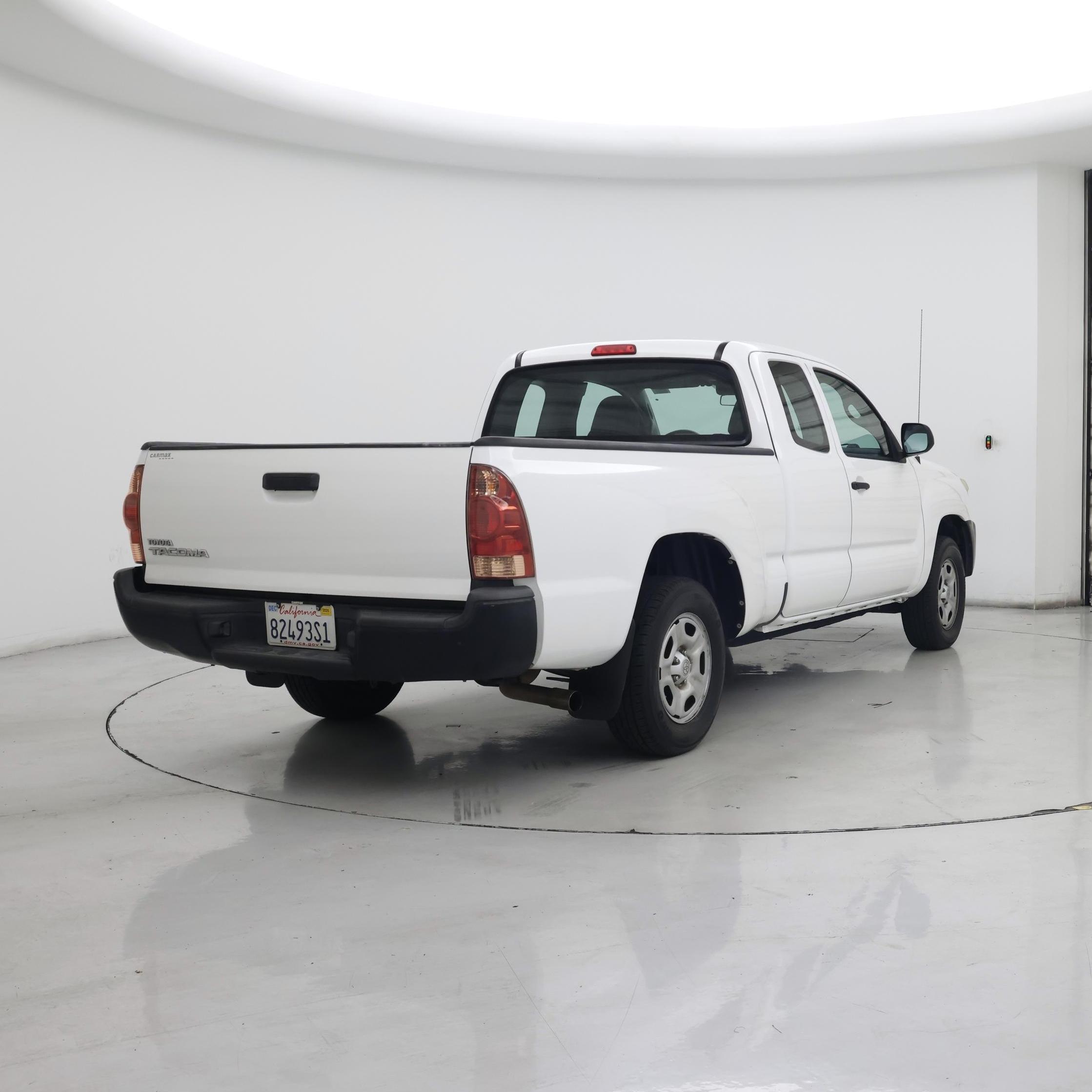 Thumbnail: 2015 Toyota Tacoma - 8