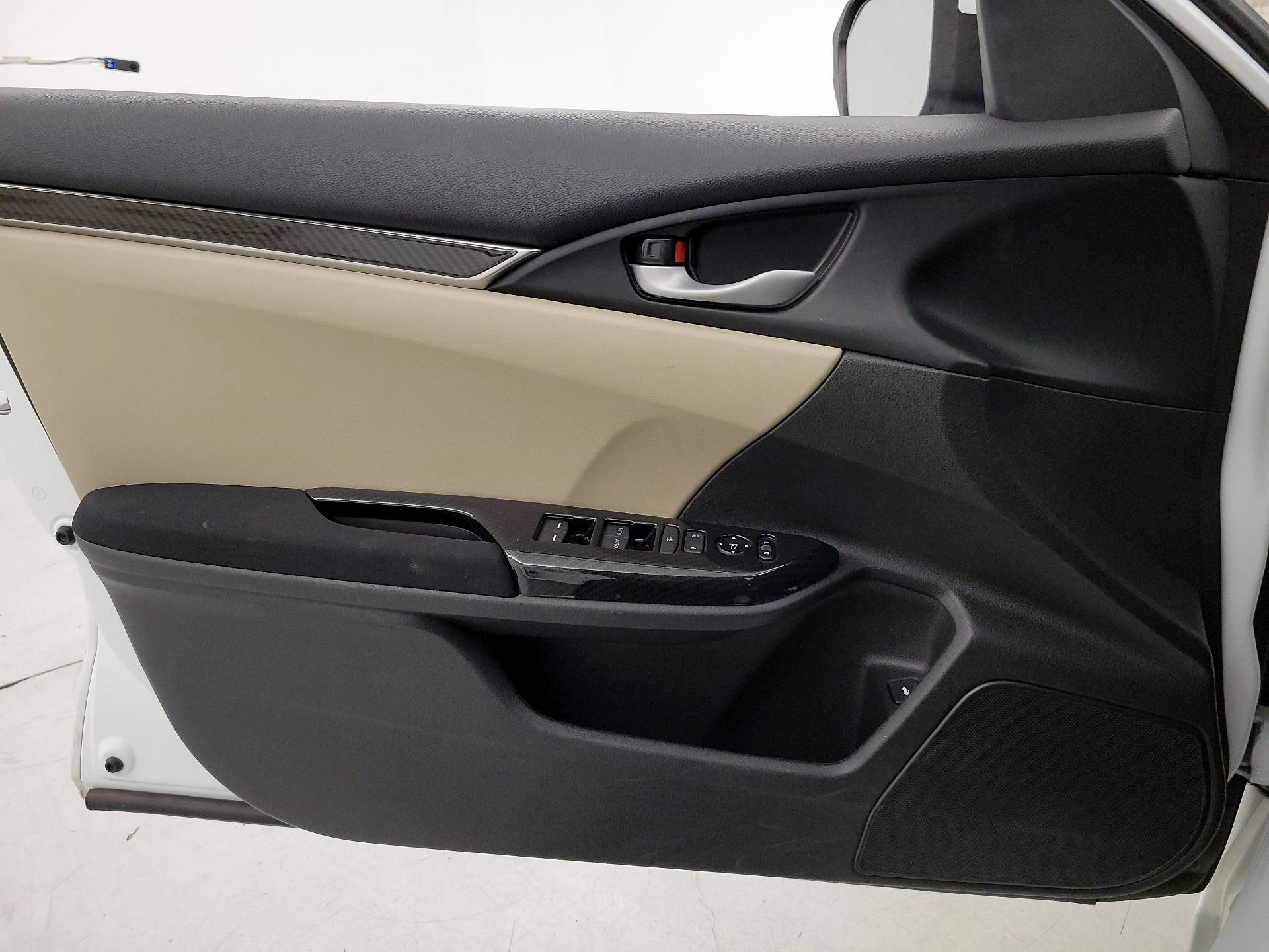 Thumbnail: 2017 Honda Civic - 12