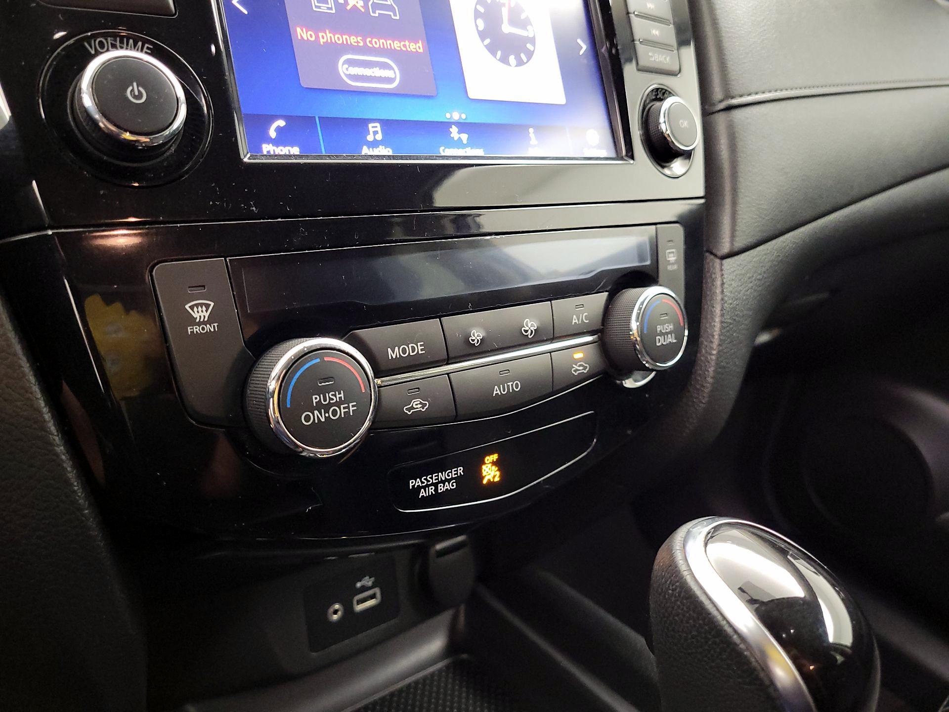 Thumbnail: 2018 Nissan Rogue - 16