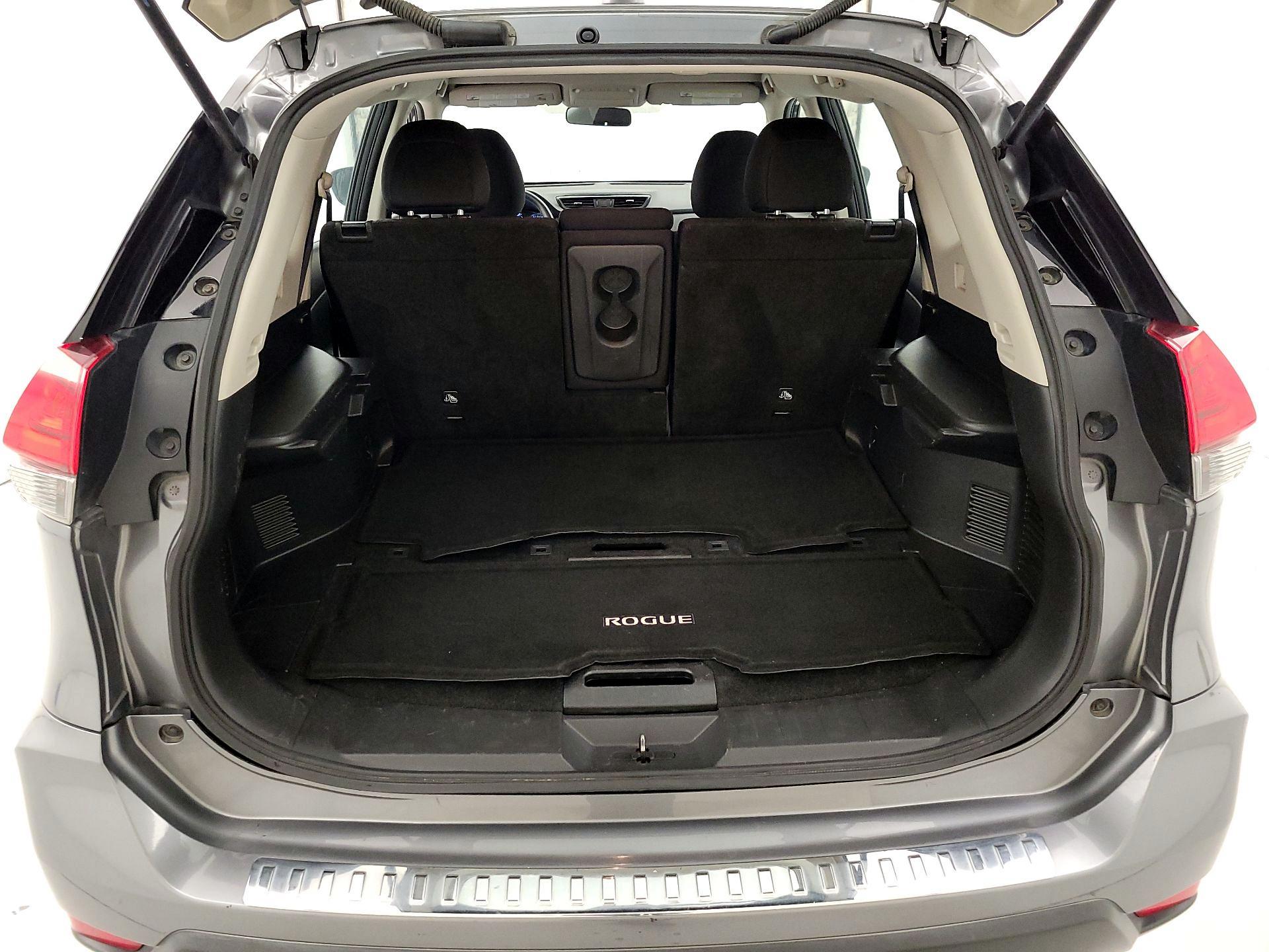 Thumbnail: 2017 Nissan Rogue - 20