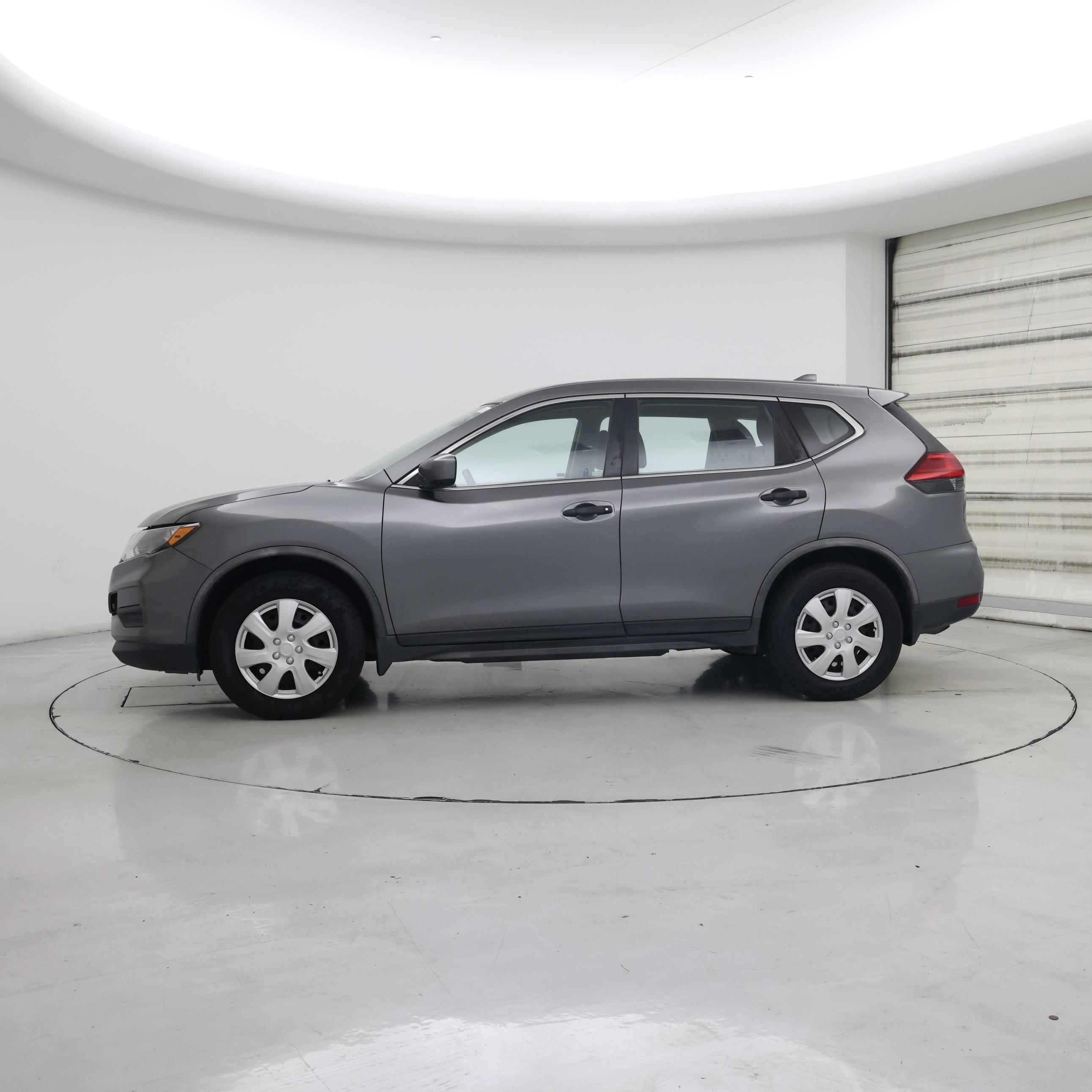 Thumbnail: 2017 Nissan Rogue - 3
