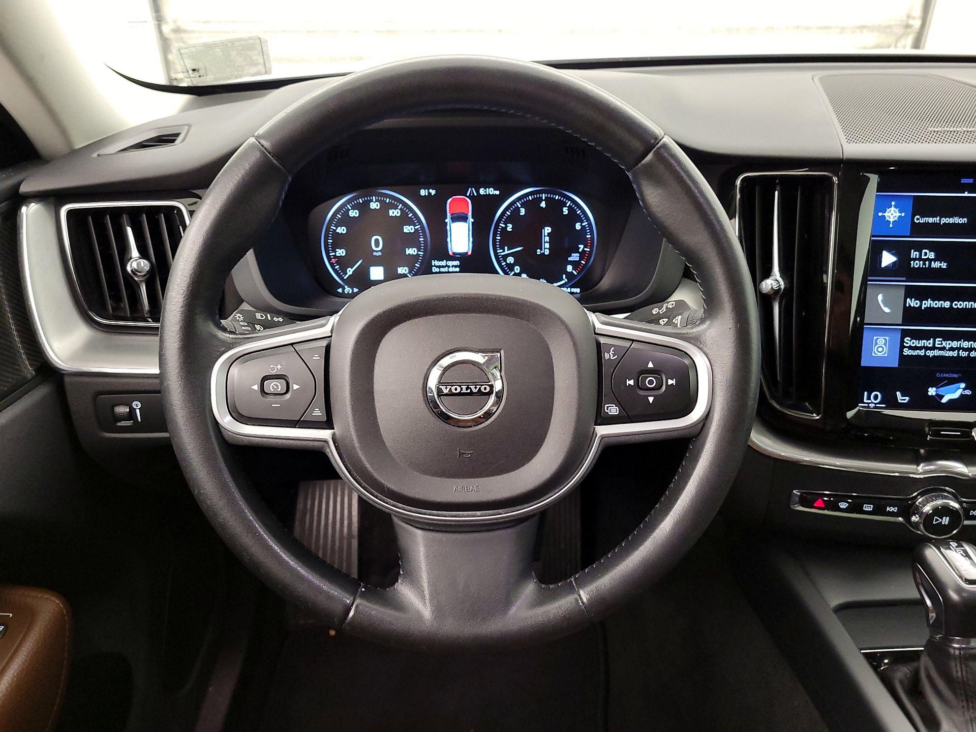 Thumbnail: 2019 Volvo XC60 - 10