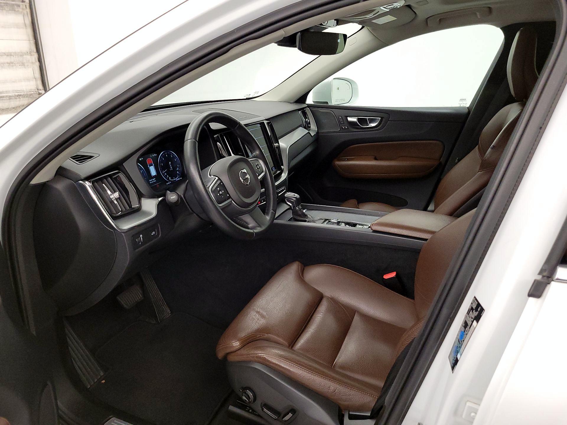 Thumbnail: 2019 Volvo XC60 - 11