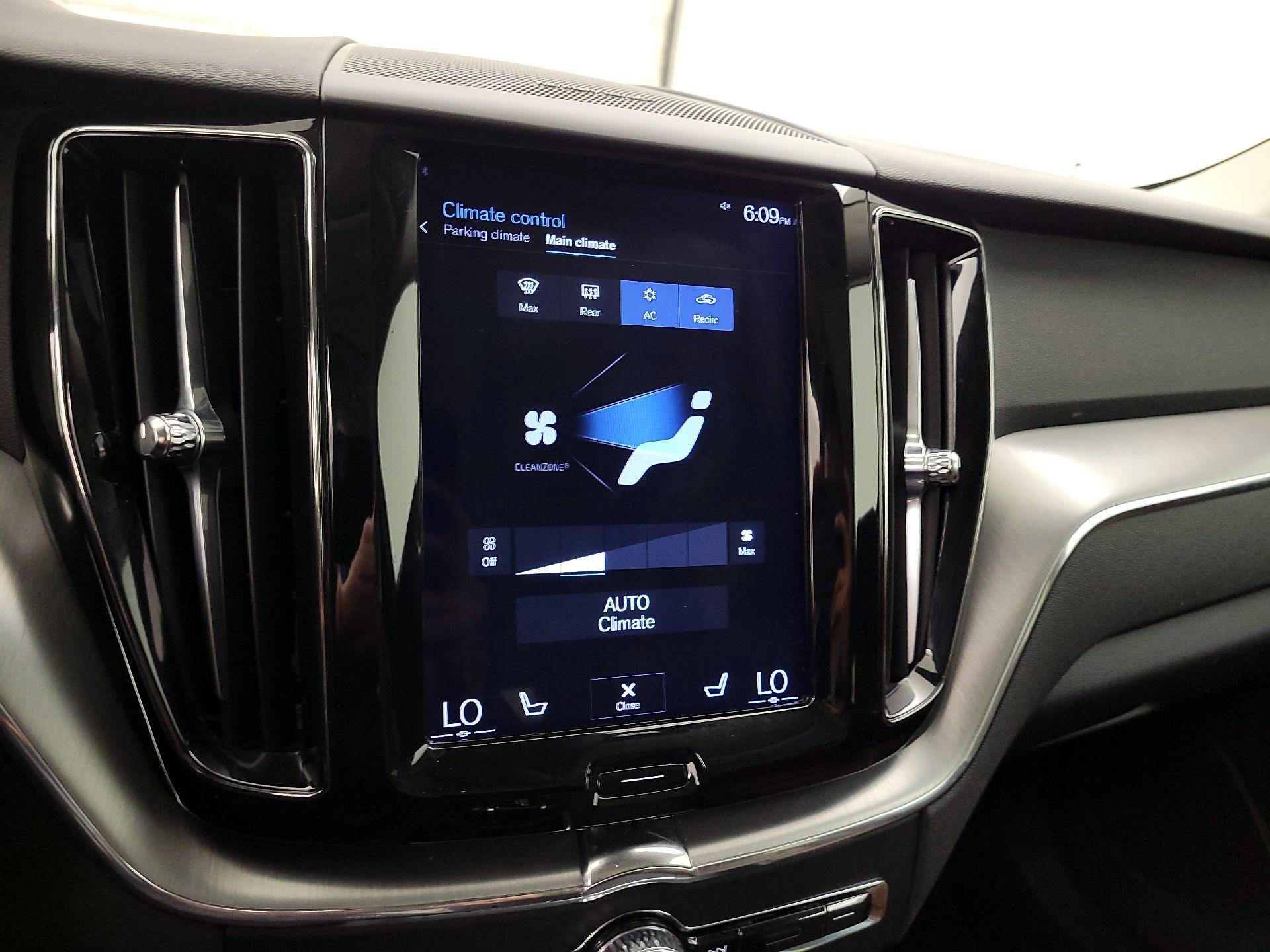 Thumbnail: 2019 Volvo XC60 - 16
