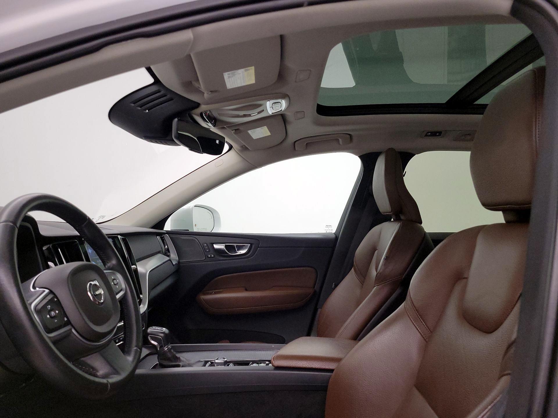 Thumbnail: 2019 Volvo XC60 - 18