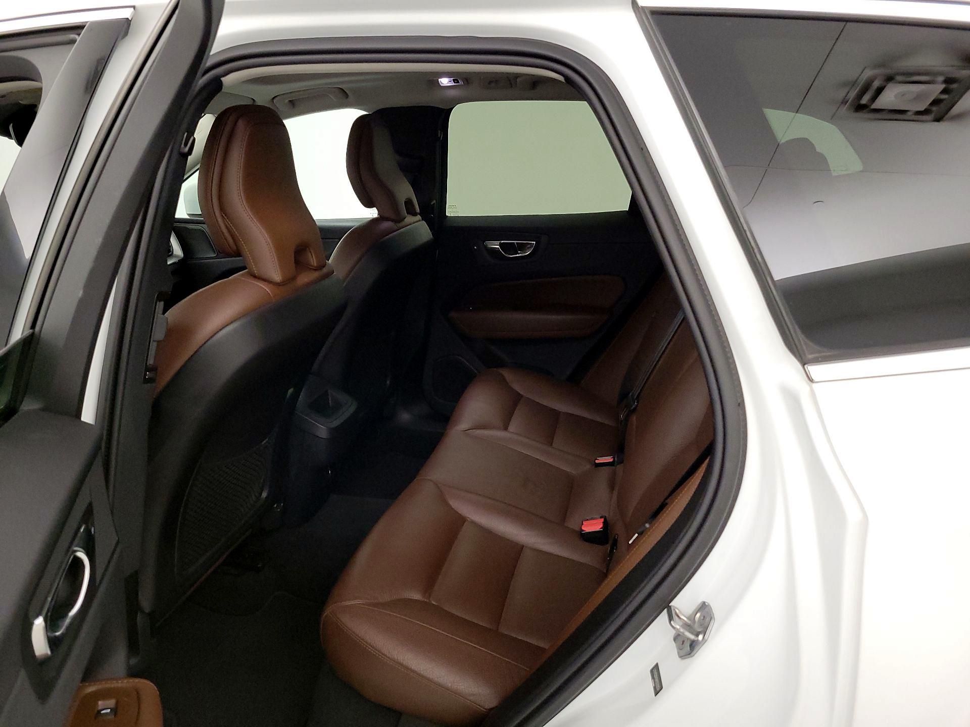 Thumbnail: 2019 Volvo XC60 - 19