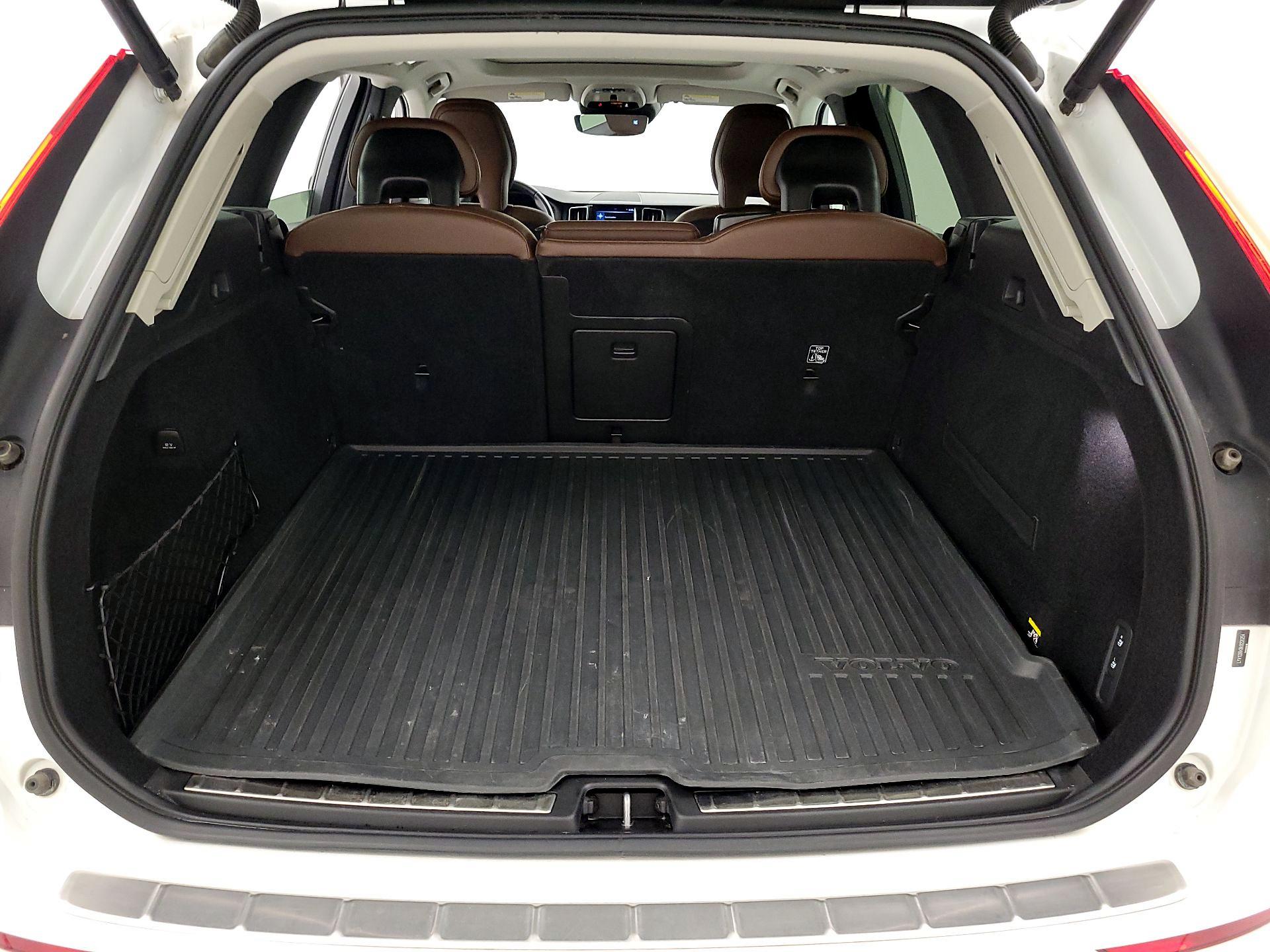 Thumbnail: 2019 Volvo XC60 - 20