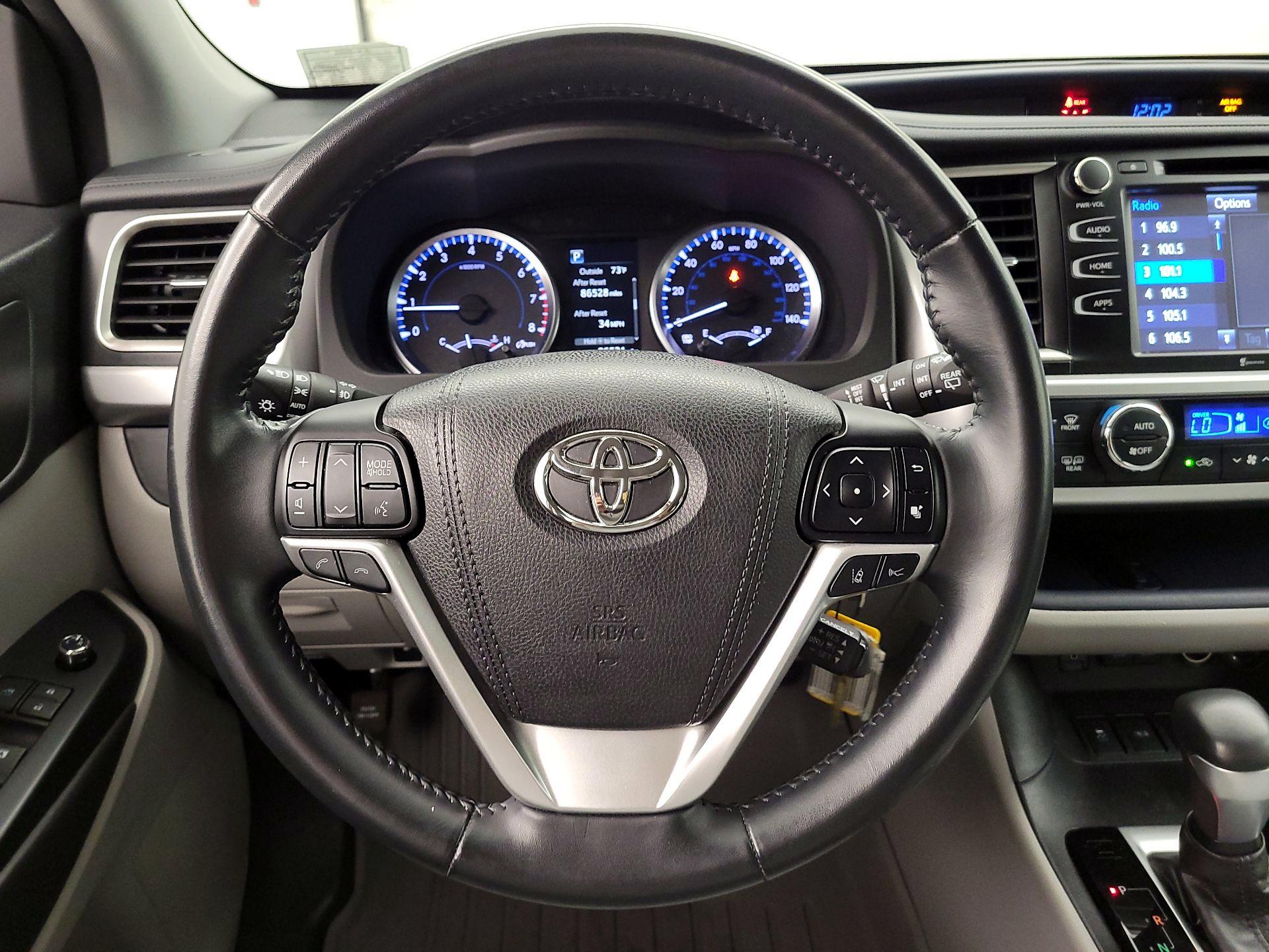 Thumbnail: 2017 Toyota Highlander - 10