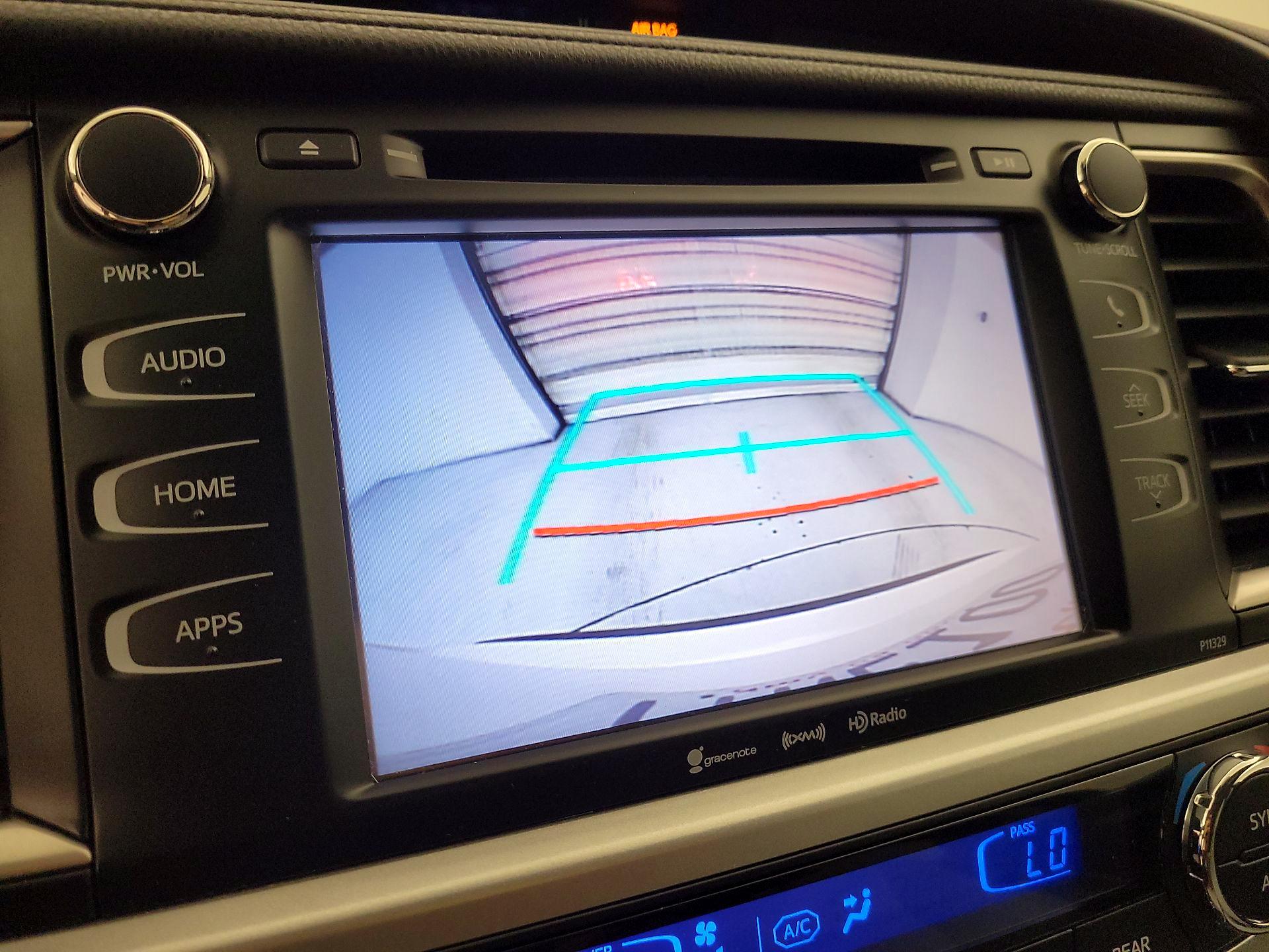 Thumbnail: 2017 Toyota Highlander - 14