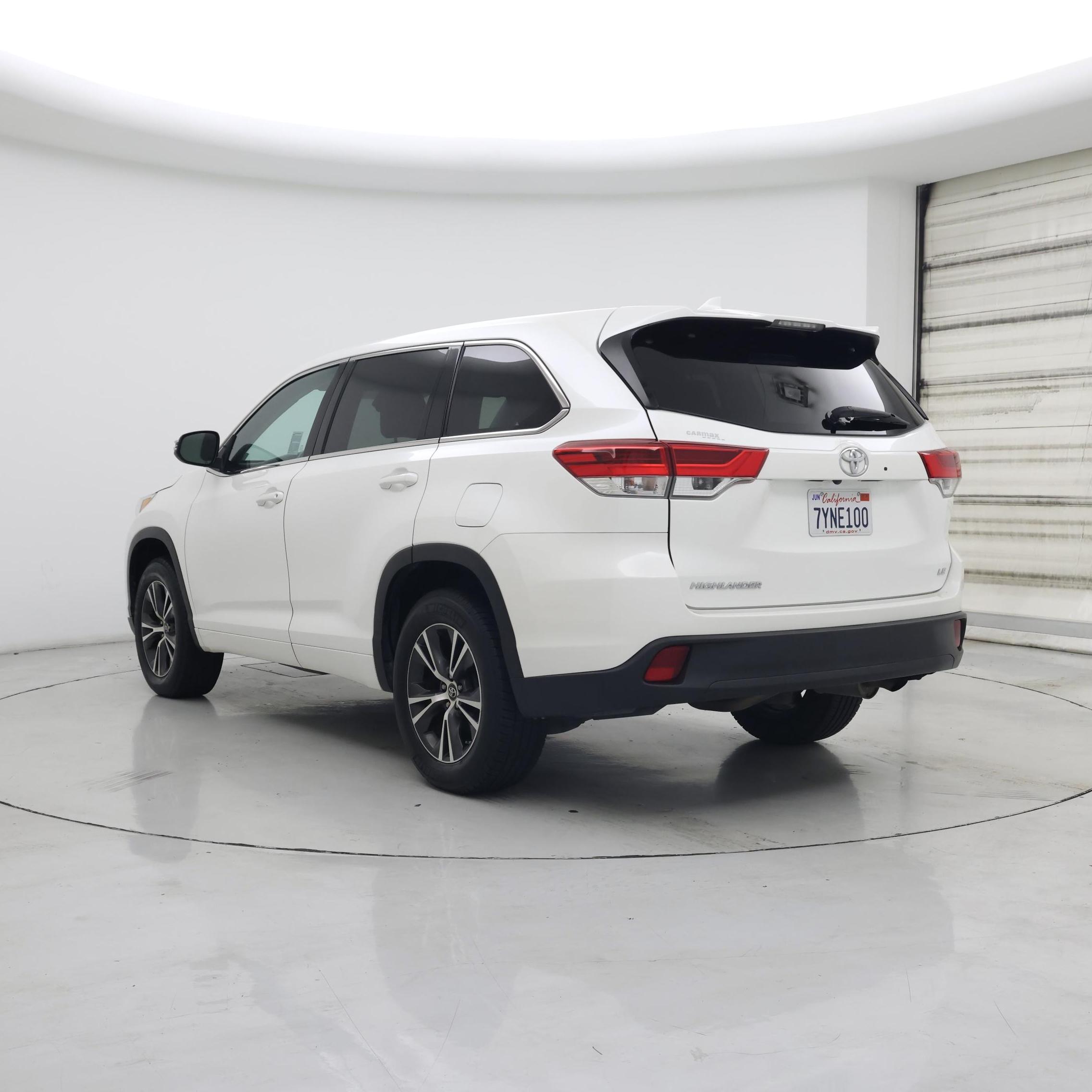 Thumbnail: 2017 Toyota Highlander - 2