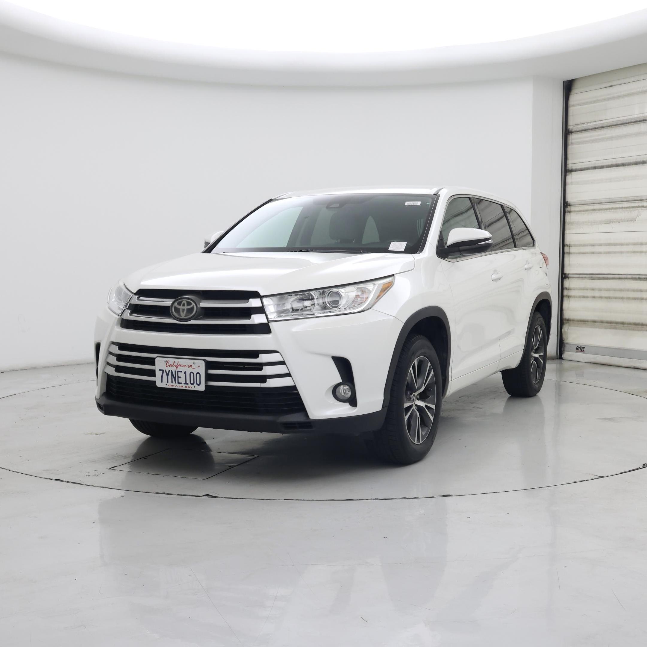 Thumbnail: 2017 Toyota Highlander - 4