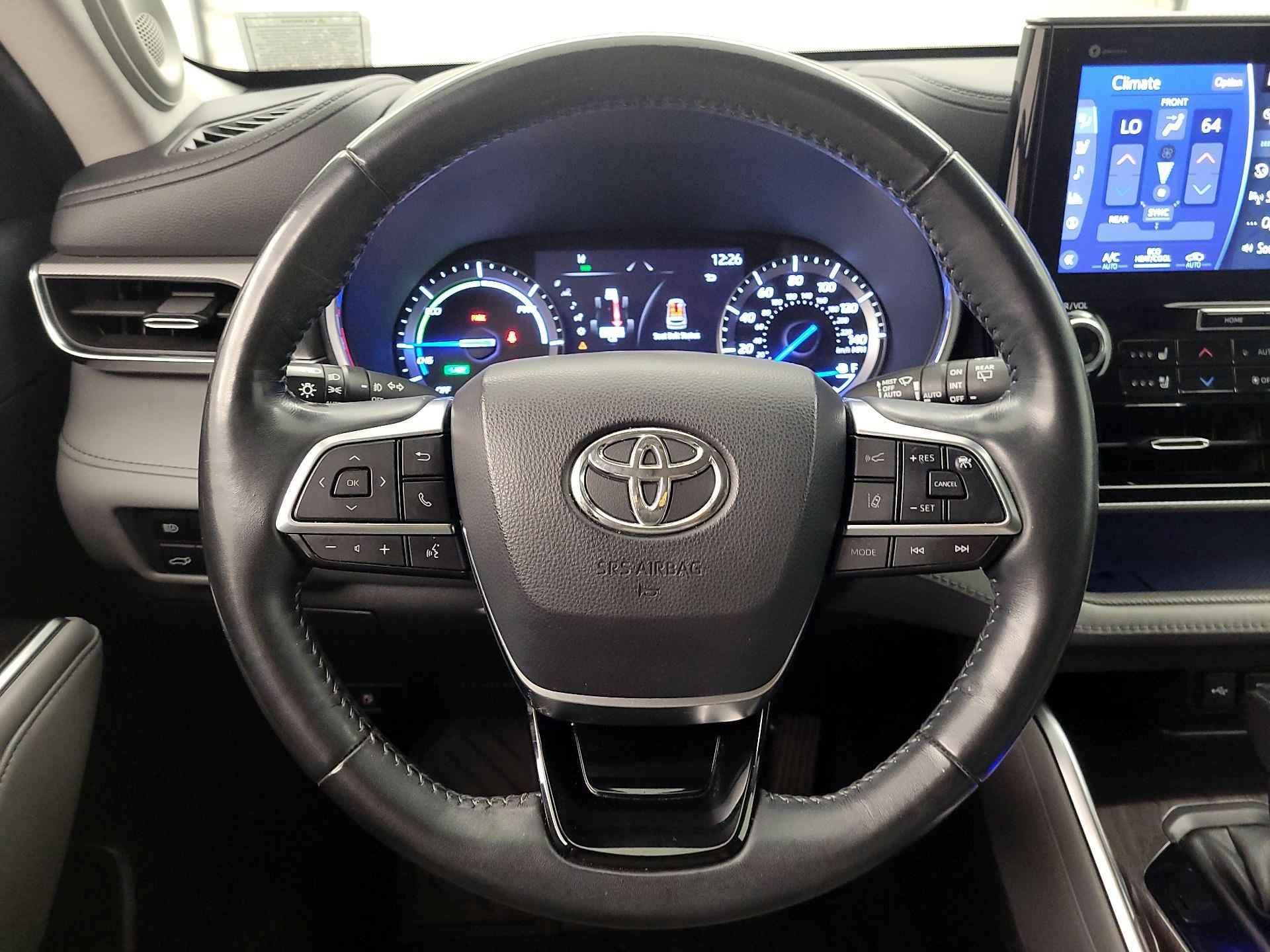 Thumbnail: 2021 Toyota Highlander - 10