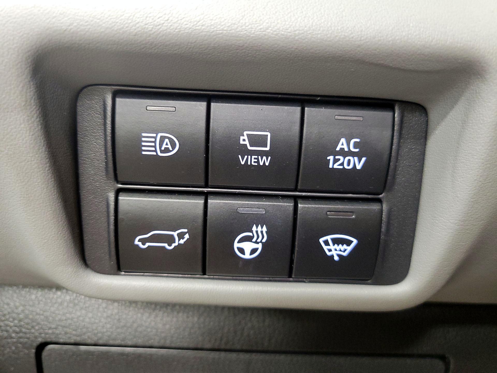 Thumbnail: 2021 Toyota Highlander - 13