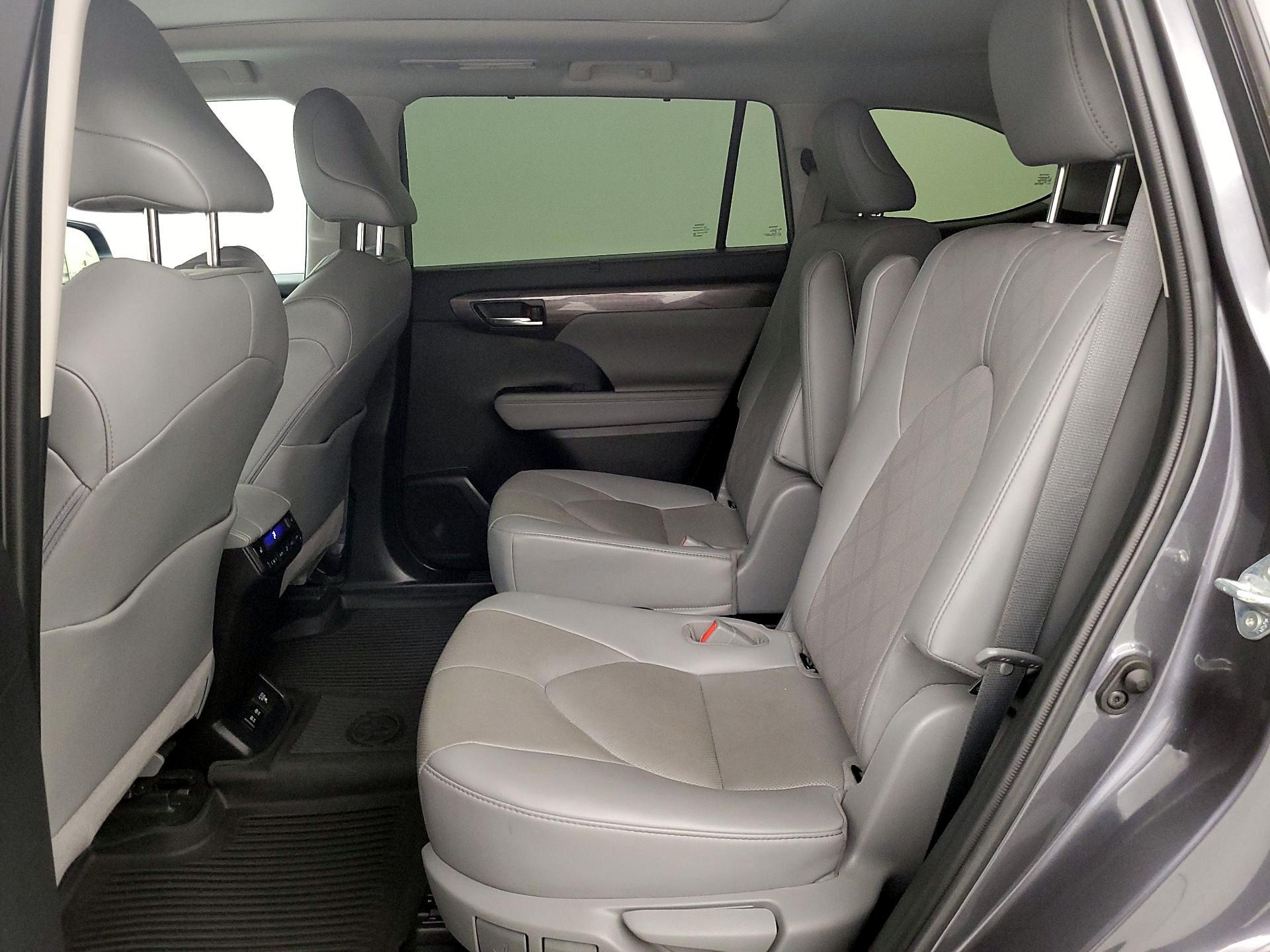 Thumbnail: 2021 Toyota Highlander - 19