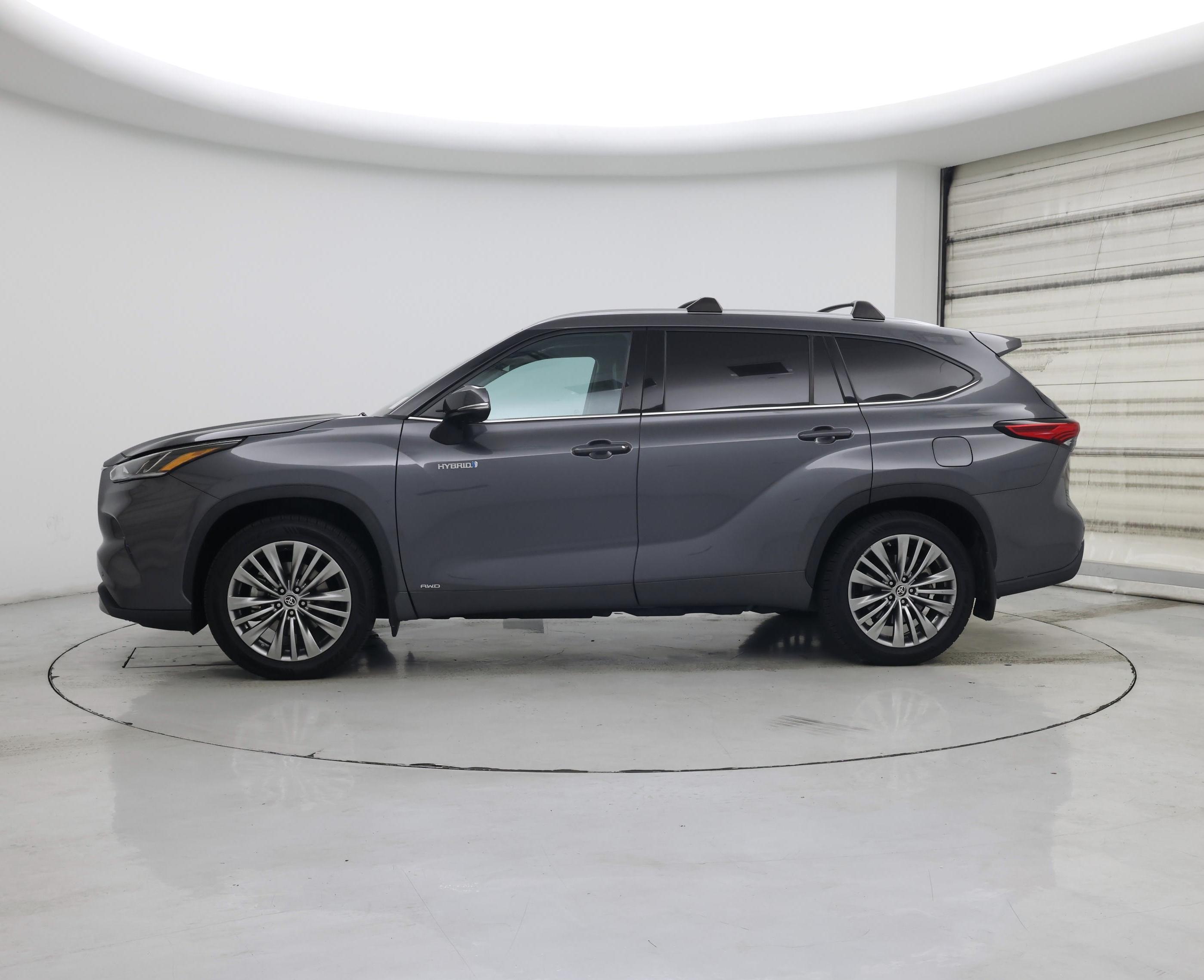 Thumbnail: 2021 Toyota Highlander - 3
