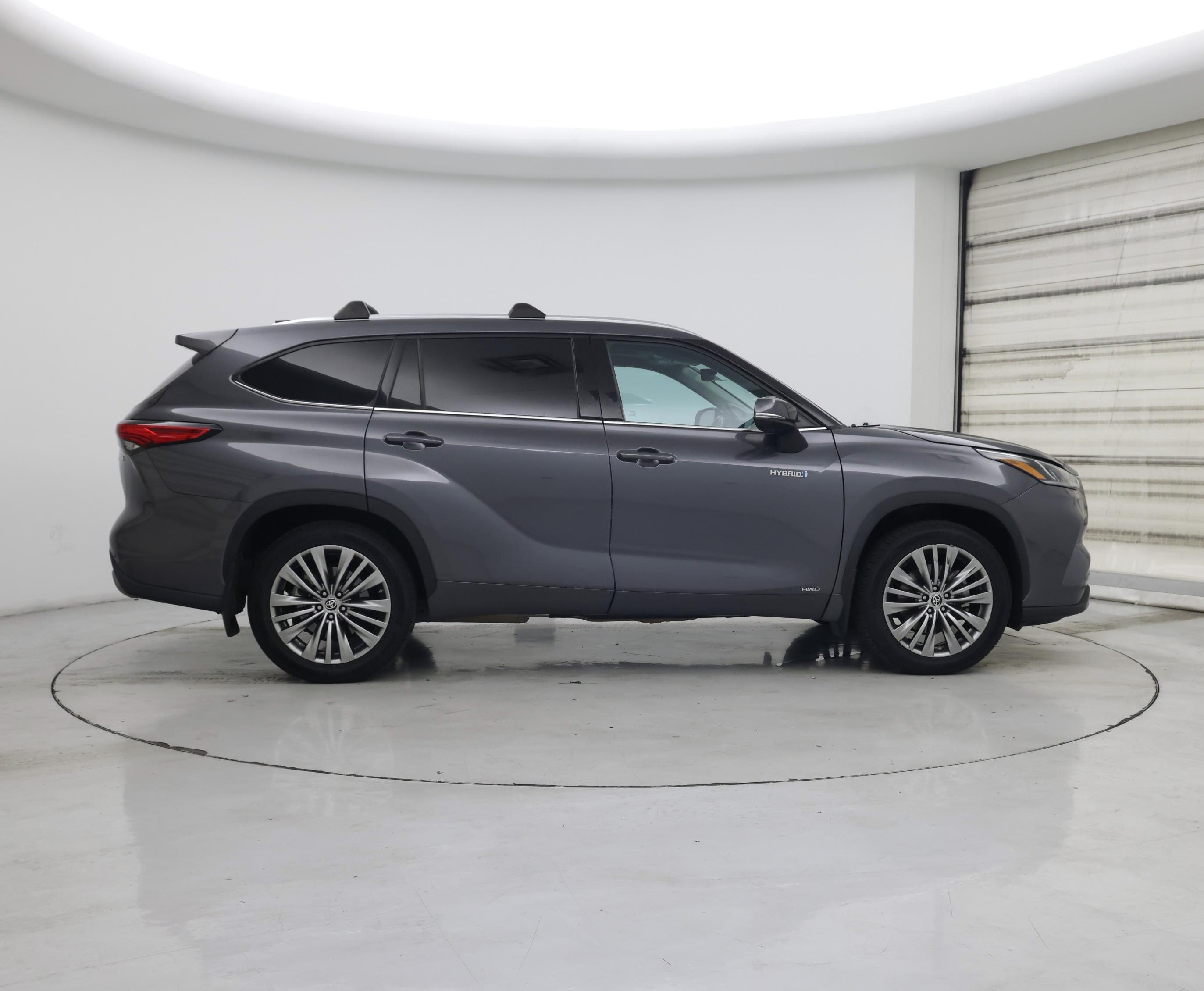 Thumbnail: 2021 Toyota Highlander - 7