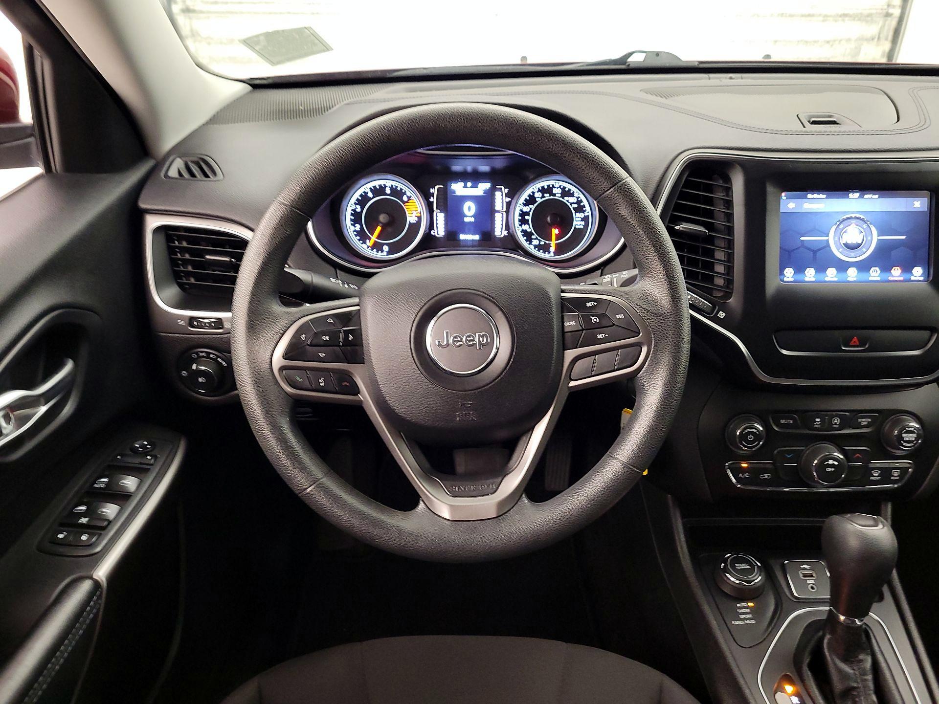 Thumbnail: 2019 Jeep Cherokee - 10