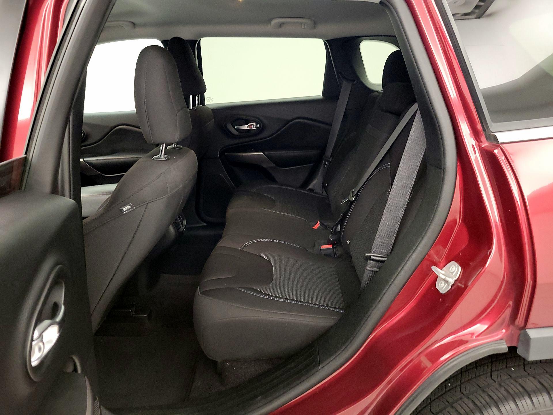 Thumbnail: 2019 Jeep Cherokee - 19