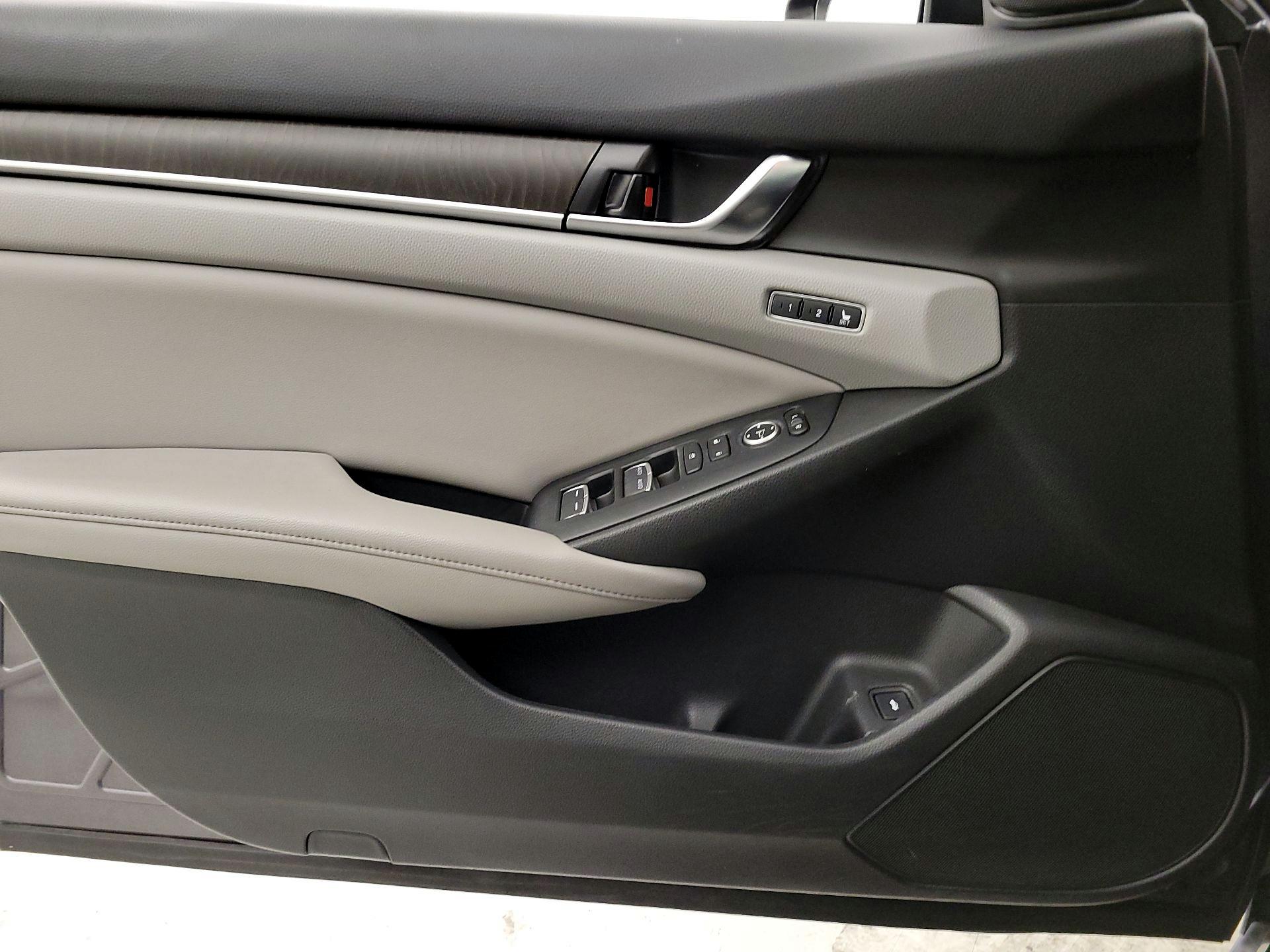 Thumbnail: 2018 Honda Accord - 12