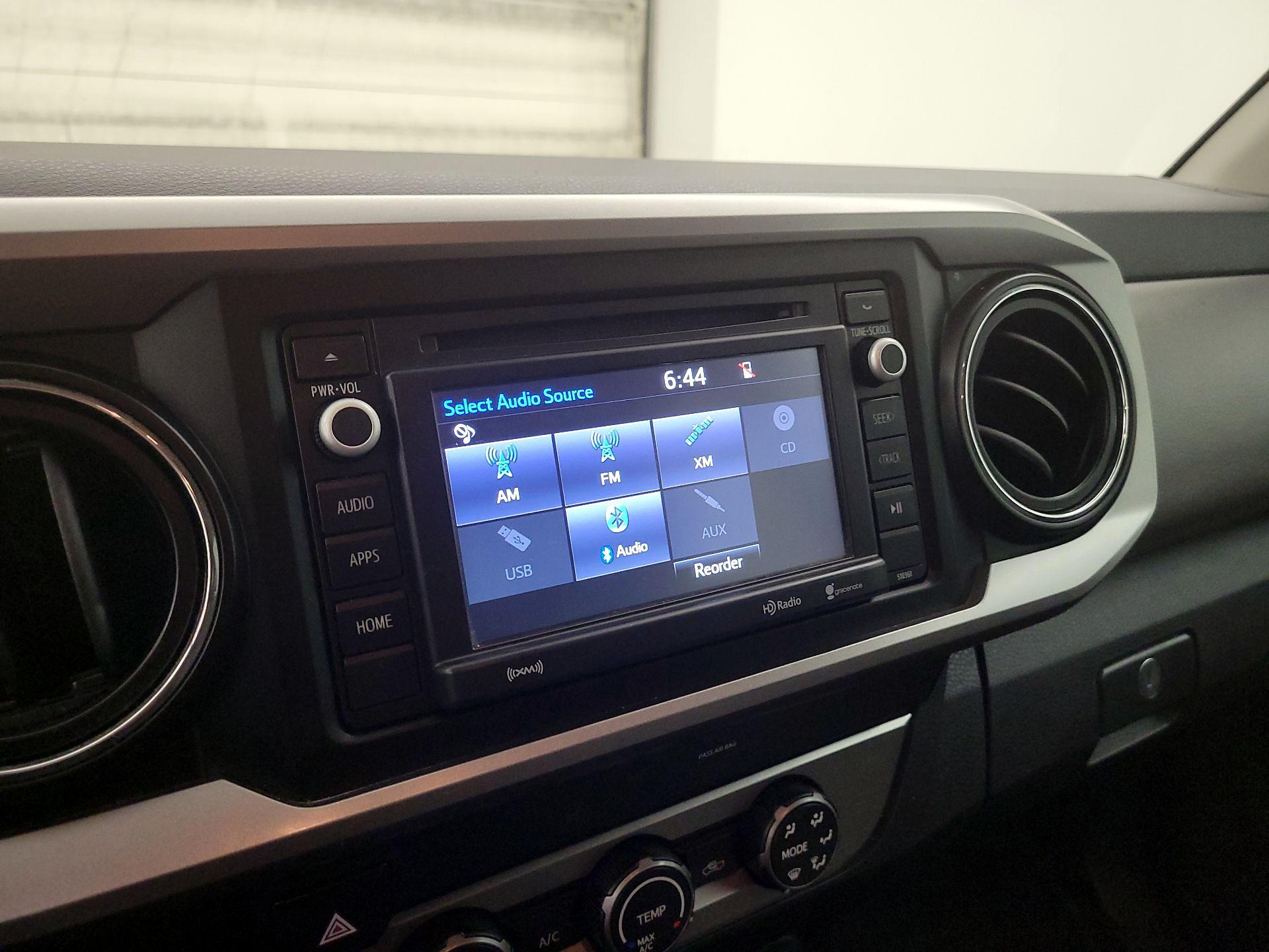 Thumbnail: 2019 Toyota Tacoma - 15