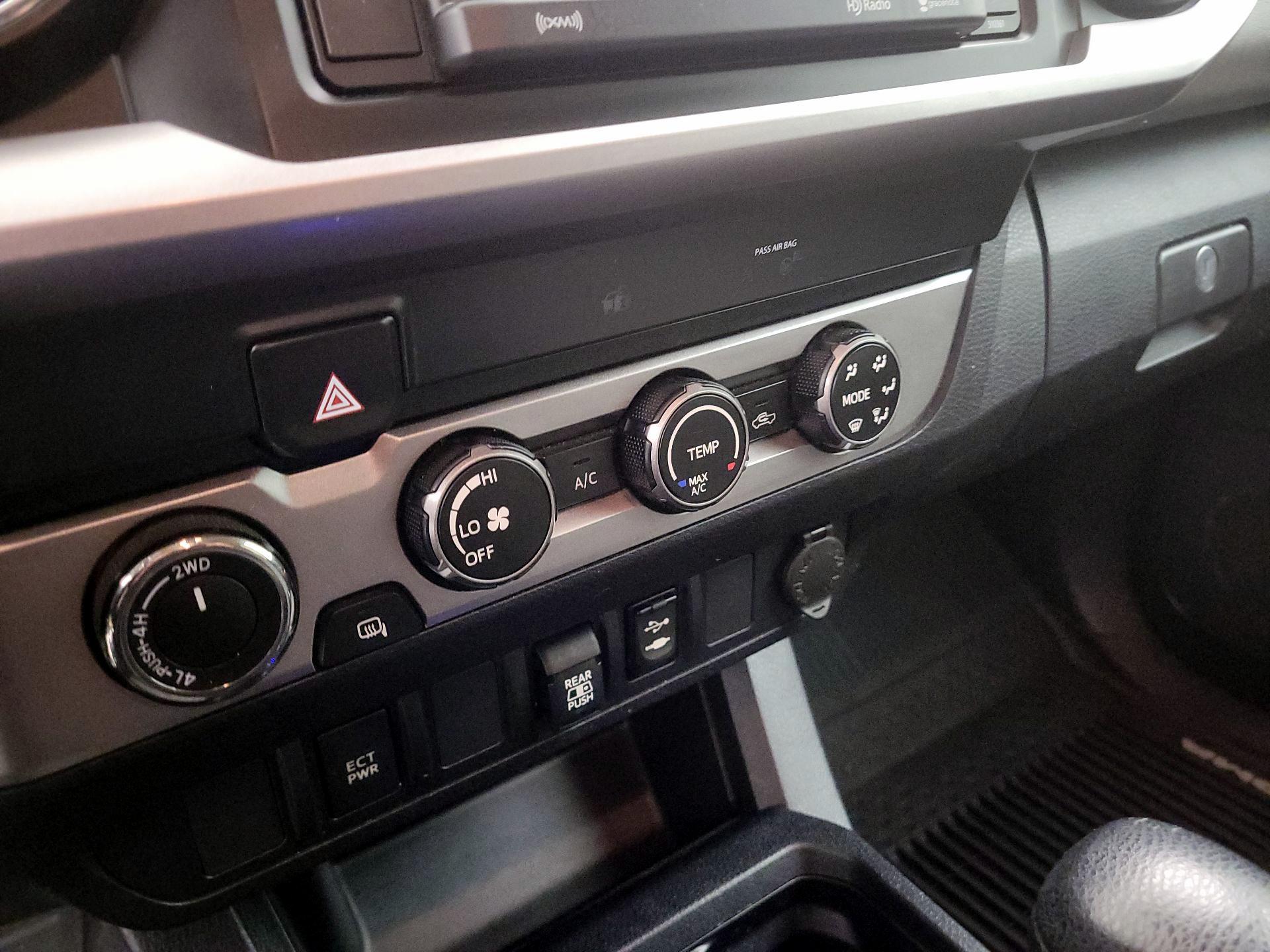 Thumbnail: 2019 Toyota Tacoma - 16
