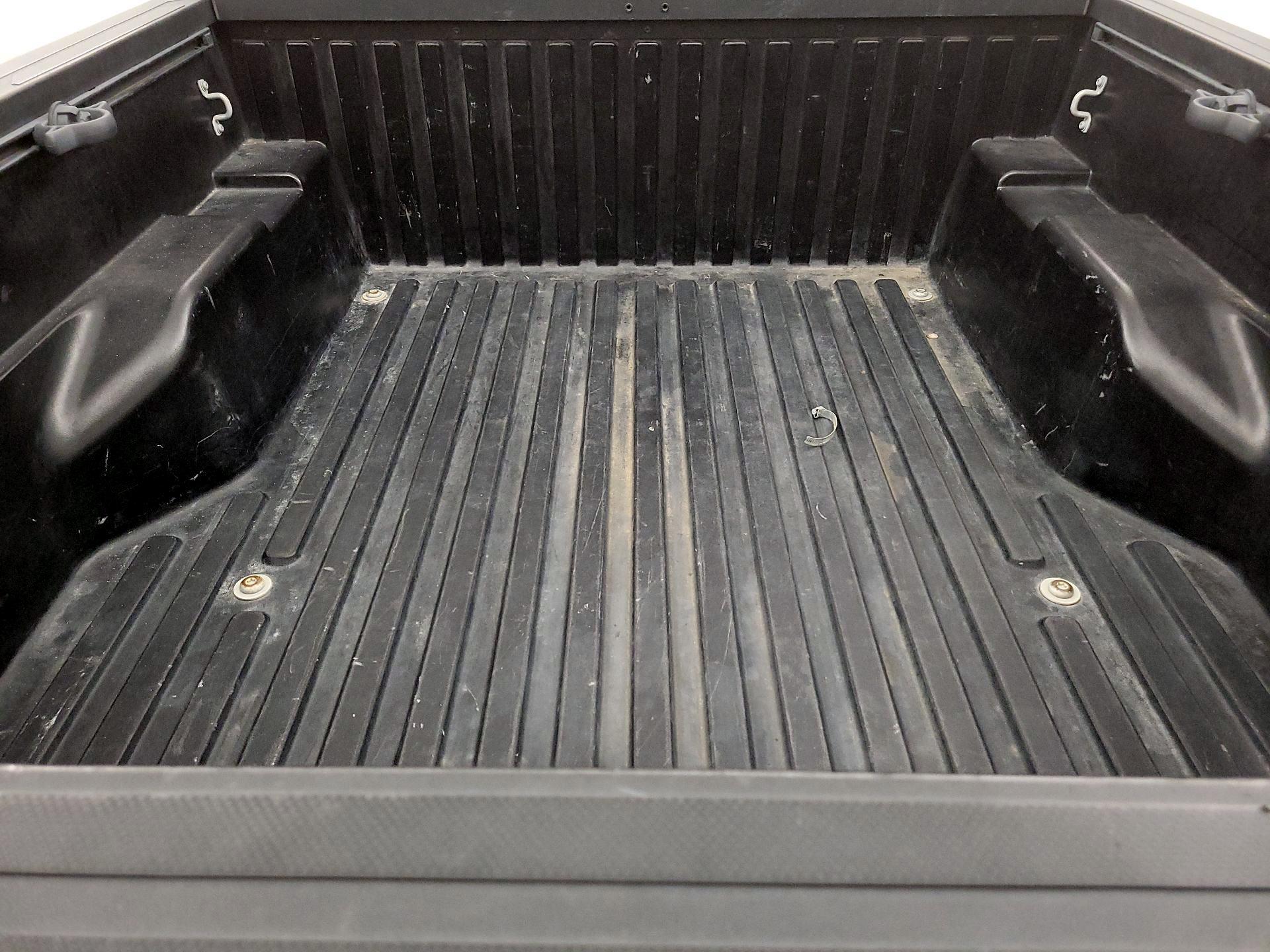 Thumbnail: 2019 Toyota Tacoma - 20
