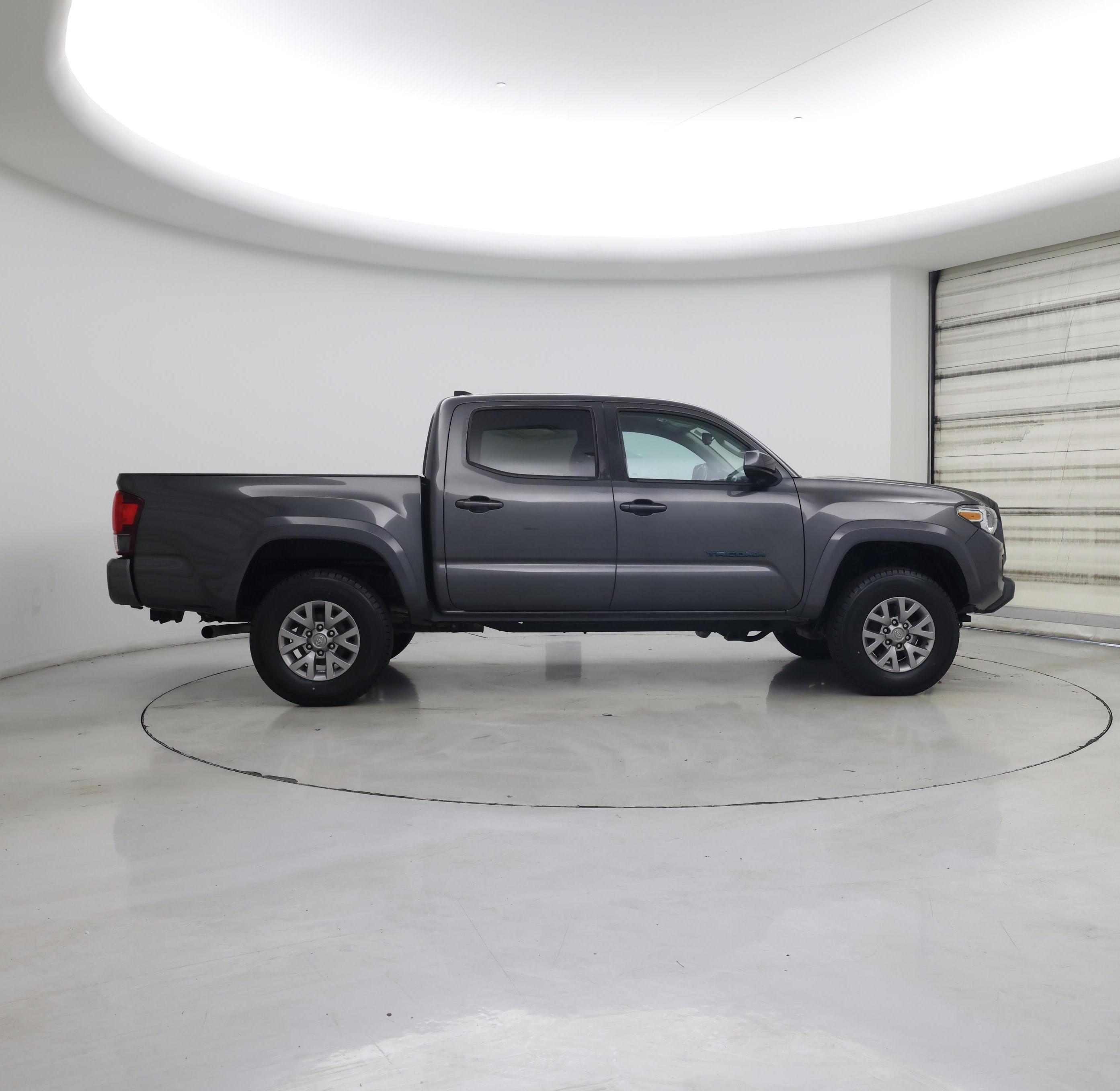 Thumbnail: 2019 Toyota Tacoma - 7