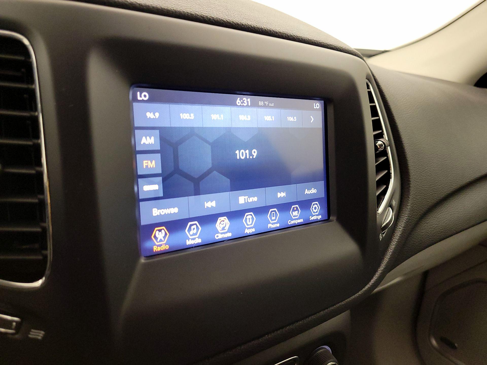 Thumbnail: 2021 Jeep Compass - 15