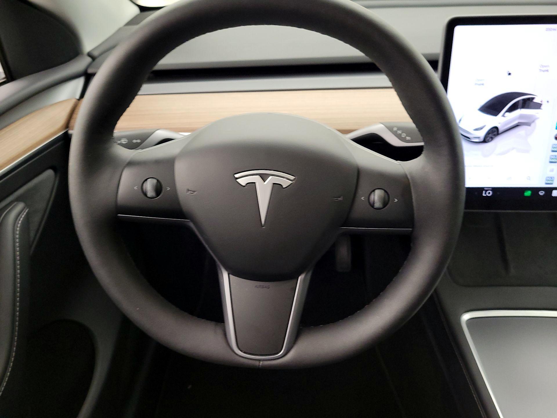 Thumbnail: 2025 Tesla Model Y - 10