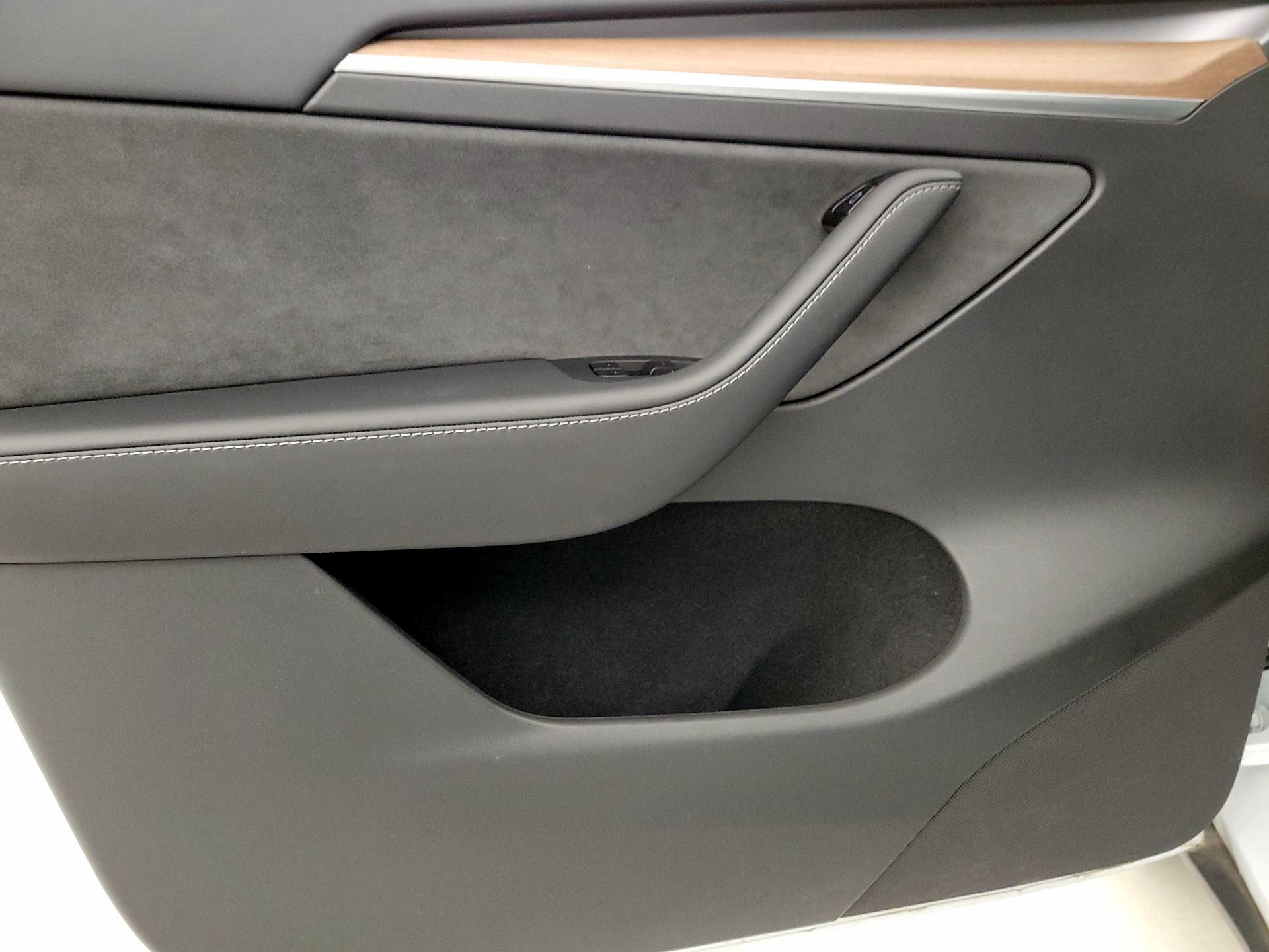 Thumbnail: 2025 Tesla Model Y - 12