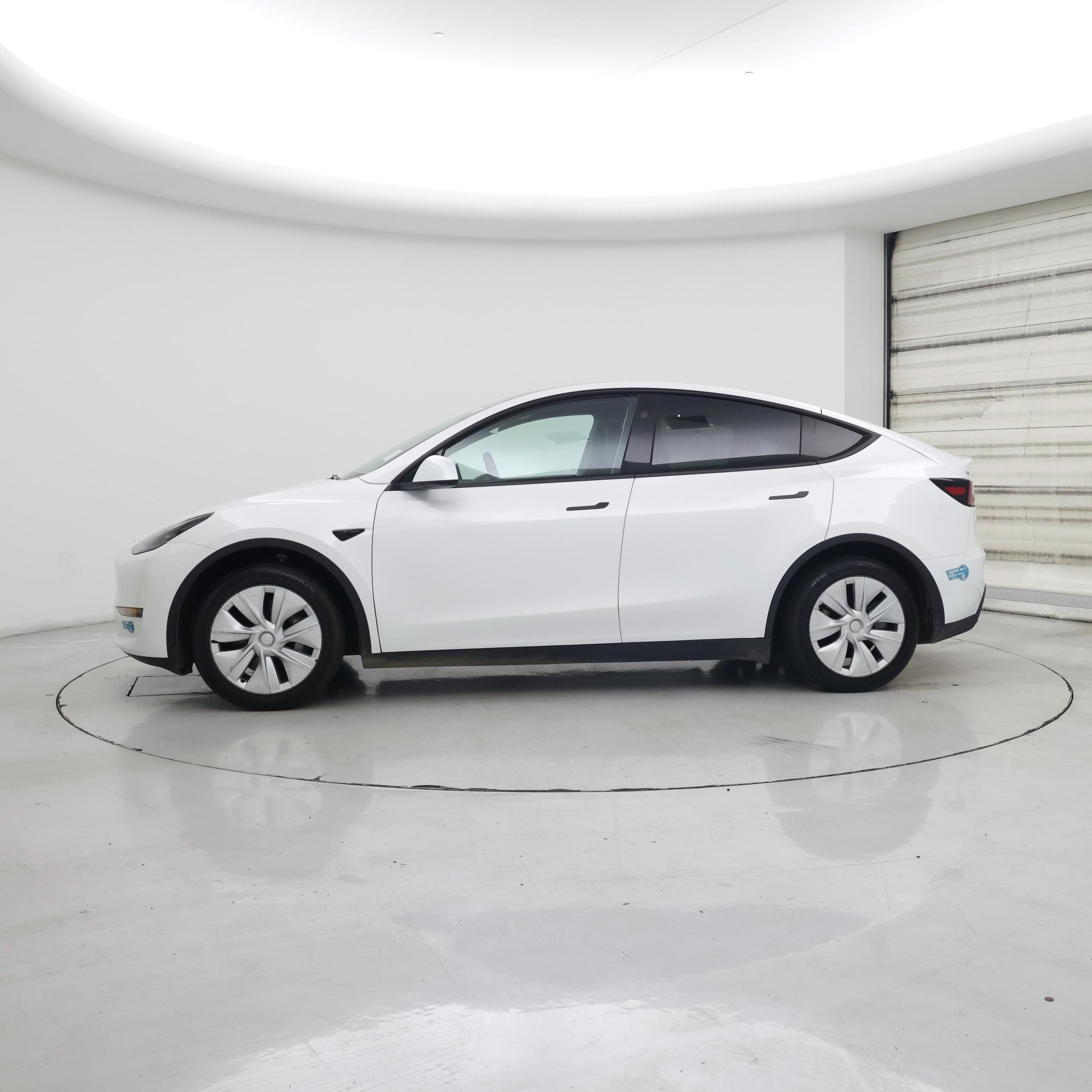 Thumbnail: 2025 Tesla Model Y - 3