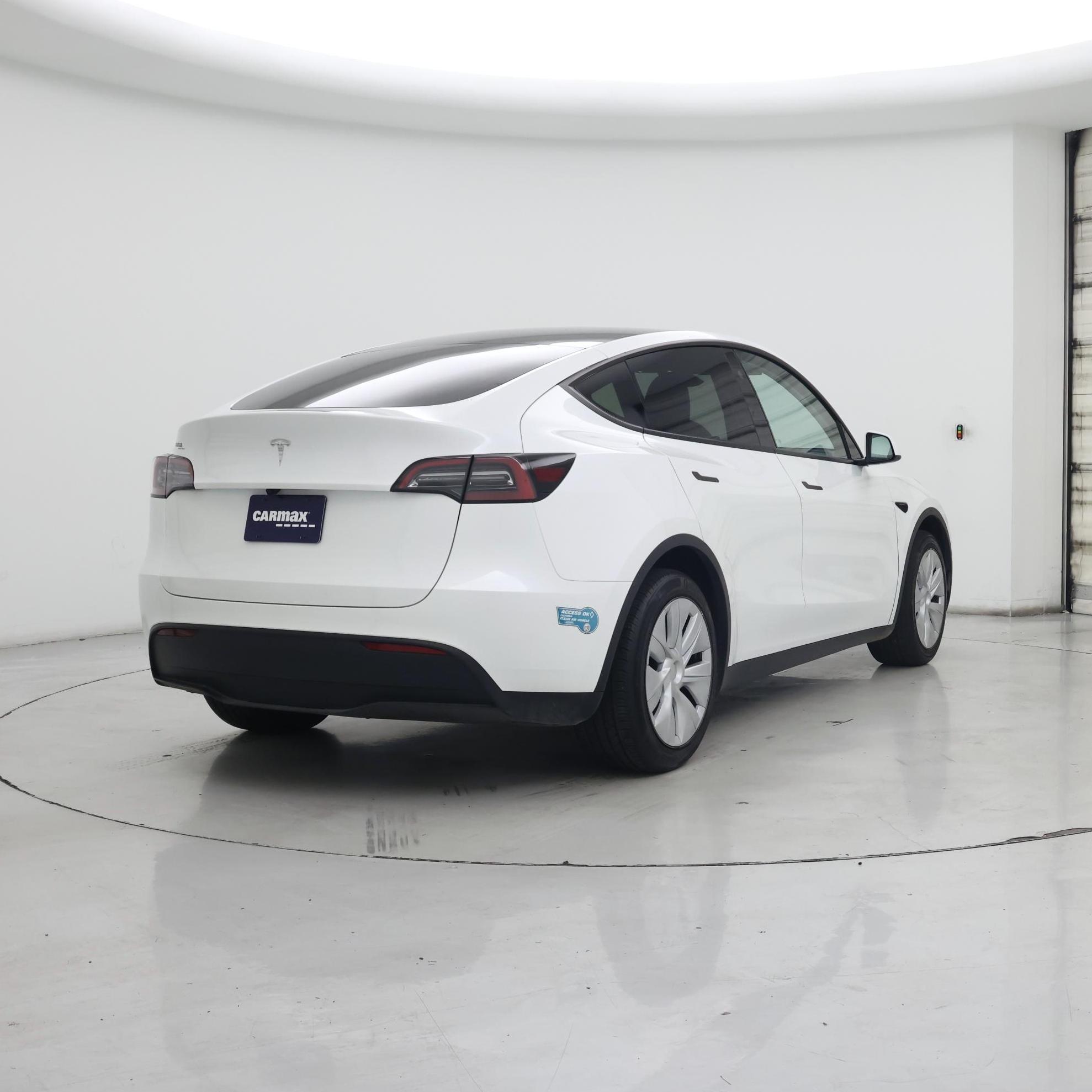 Thumbnail: 2025 Tesla Model Y - 8
