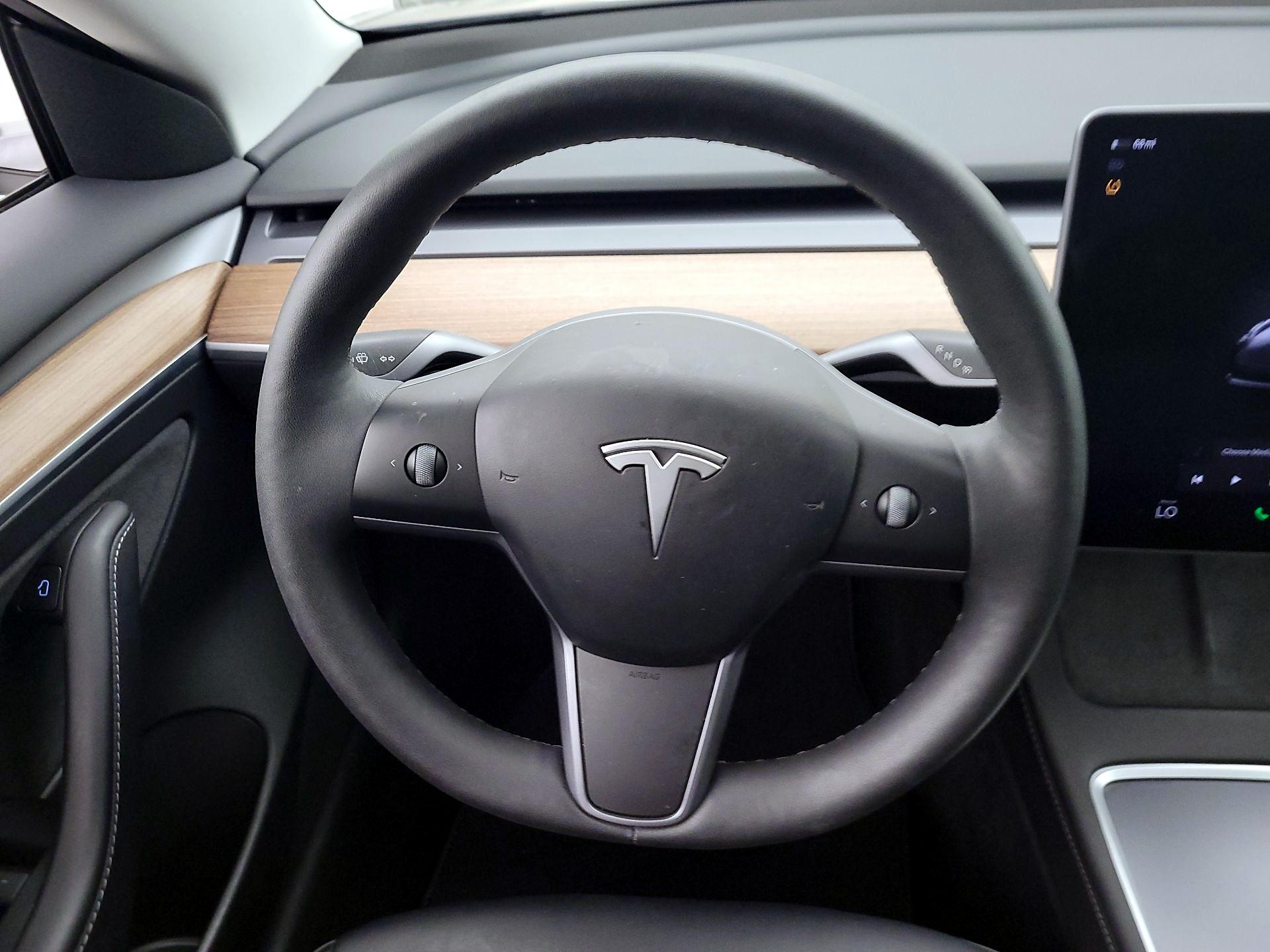 Thumbnail: 2023 Tesla Model 3 - 10