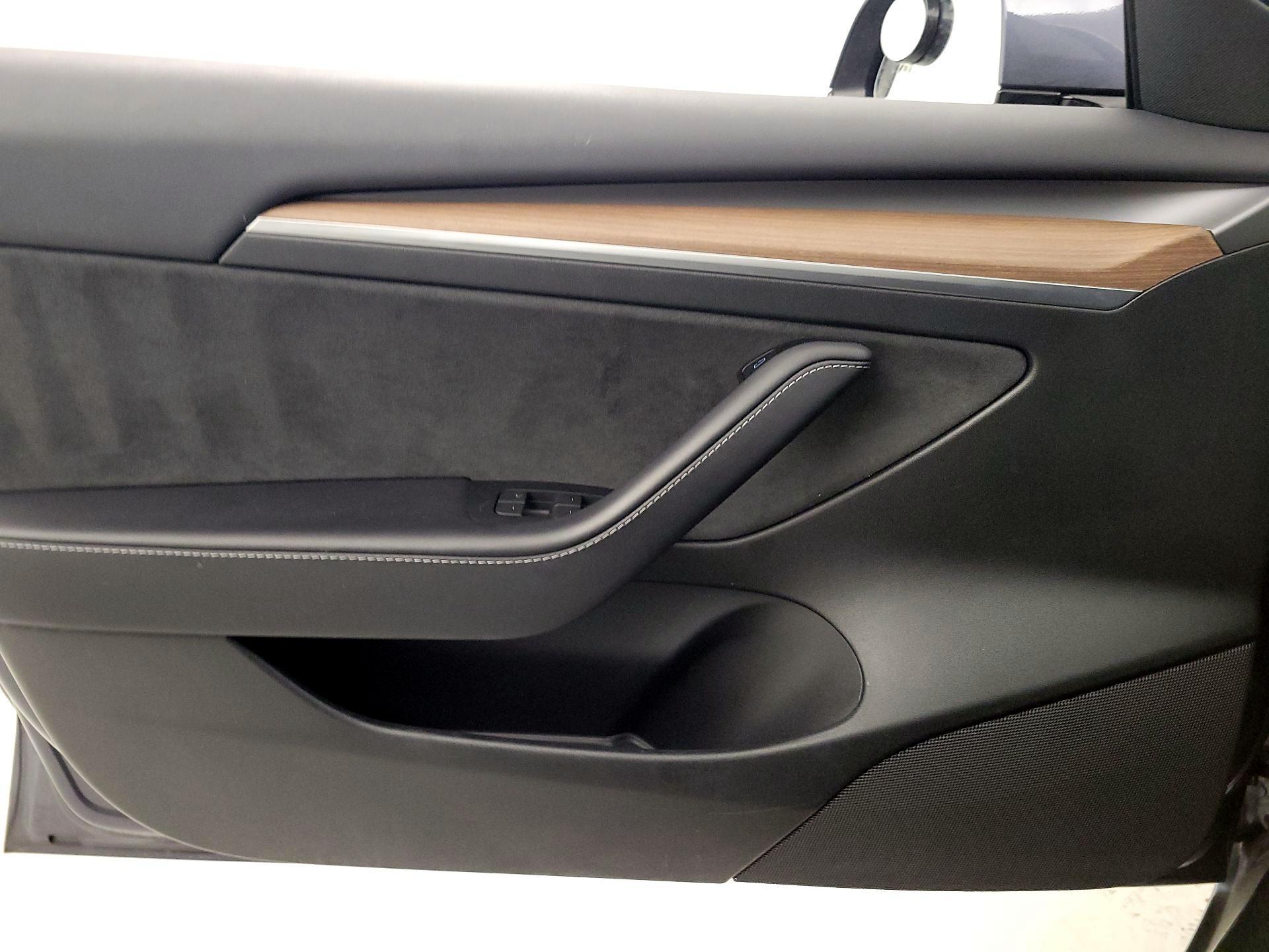 Thumbnail: 2023 Tesla Model 3 - 12