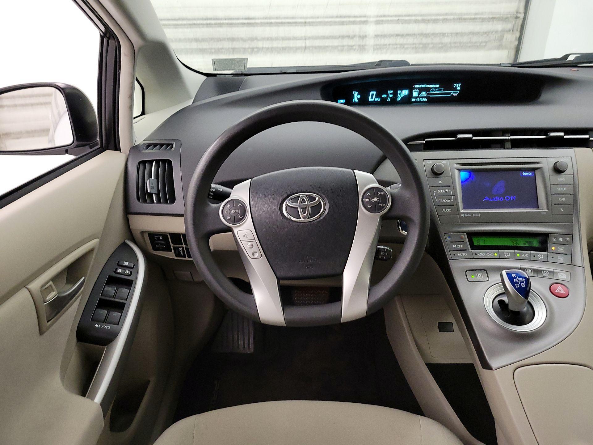 Thumbnail: 2014 Toyota Prius - 10