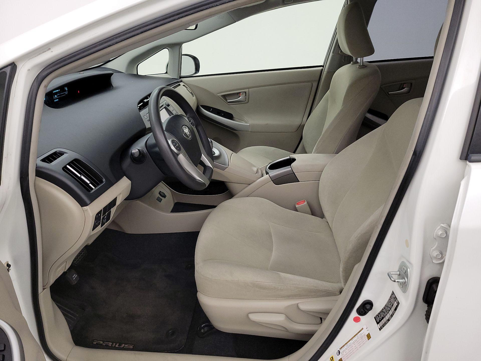 Thumbnail: 2014 Toyota Prius - 11