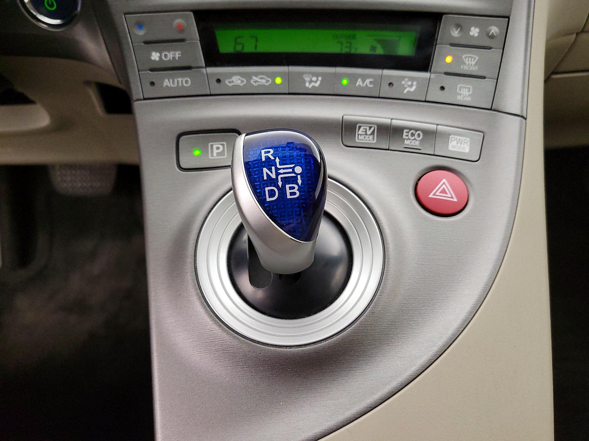 Thumbnail: 2014 Toyota Prius - 17