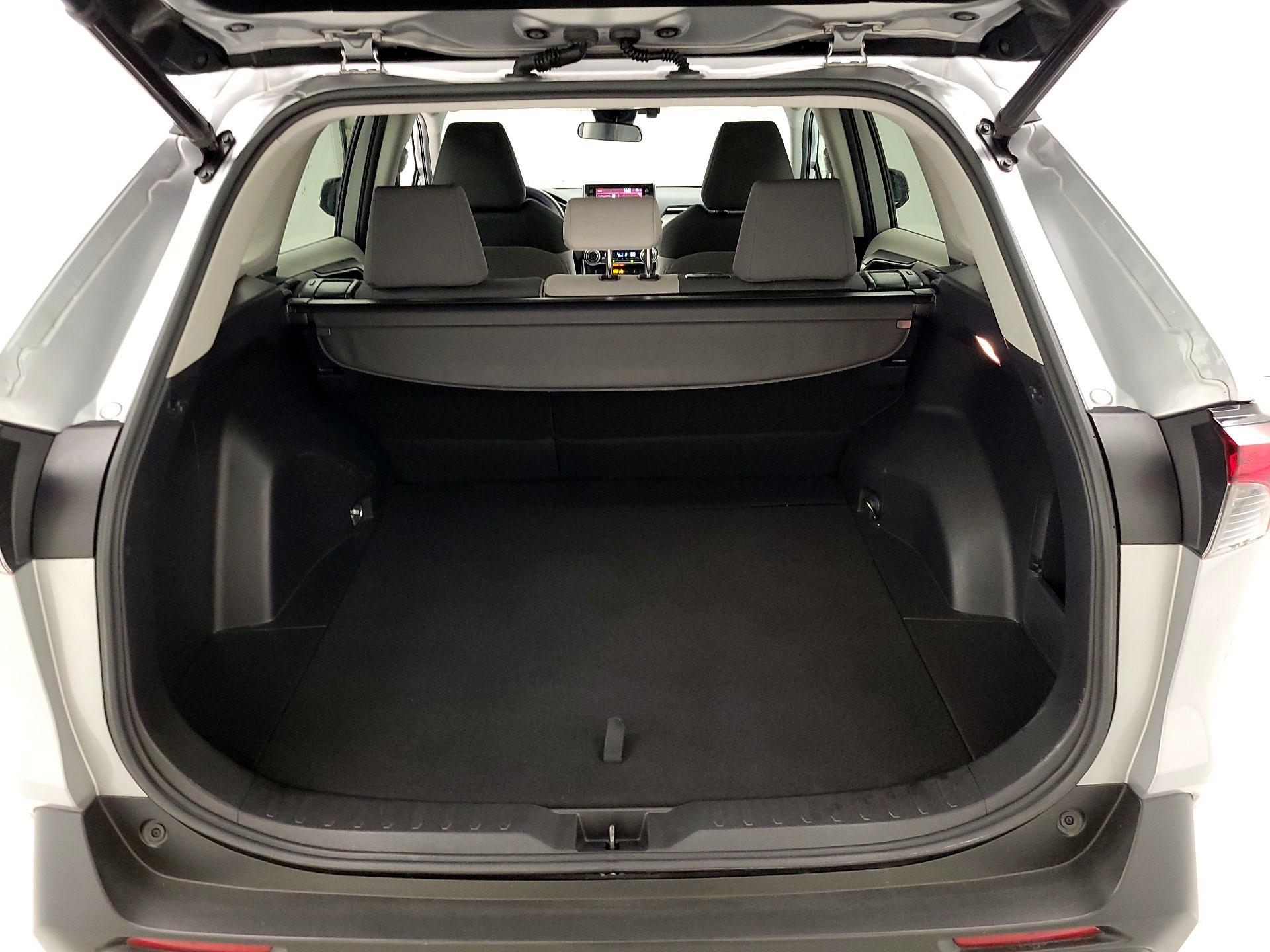 Thumbnail: 2019 Toyota RAV4 - 20