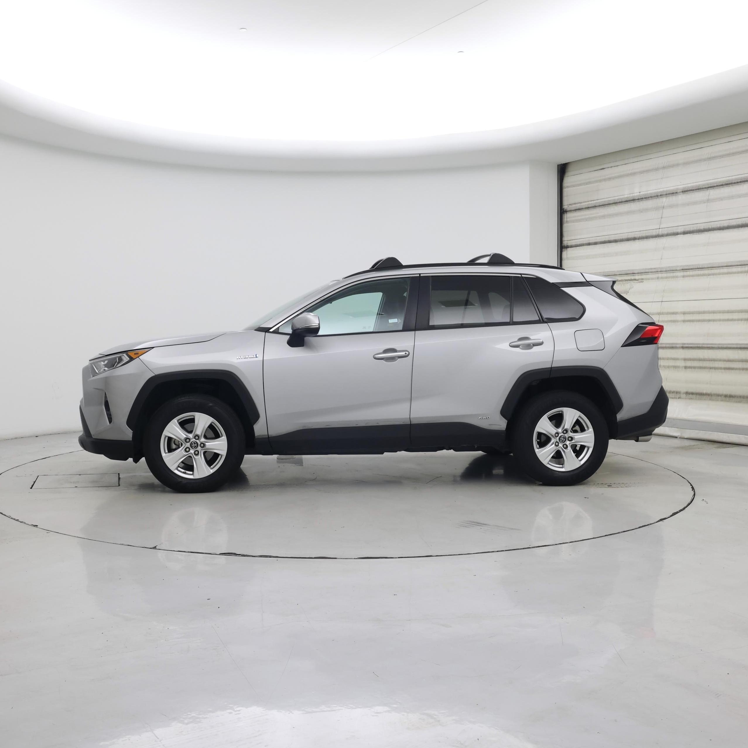 Thumbnail: 2019 Toyota RAV4 - 3