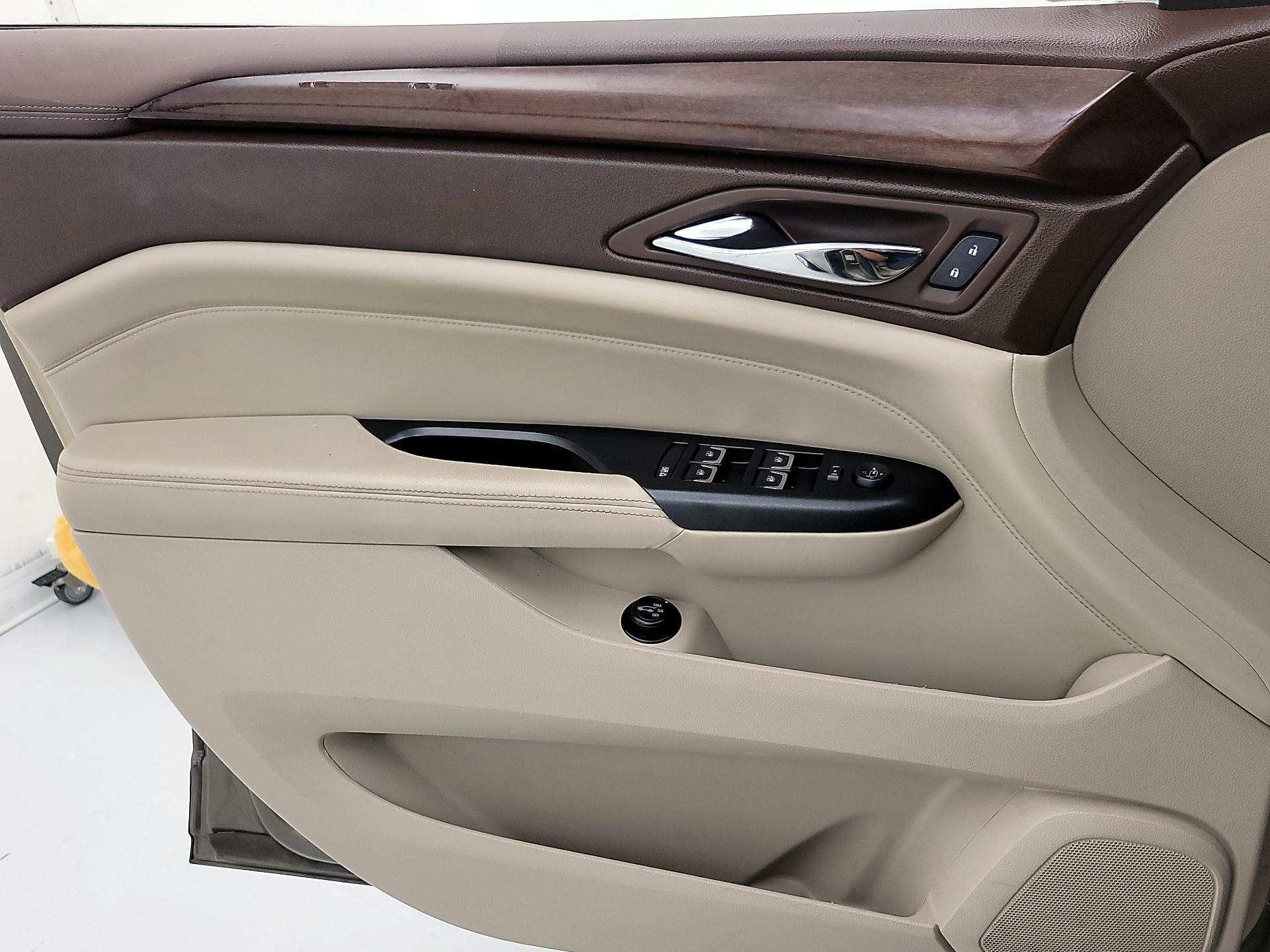 Thumbnail: 2016 Cadillac SRX - 12