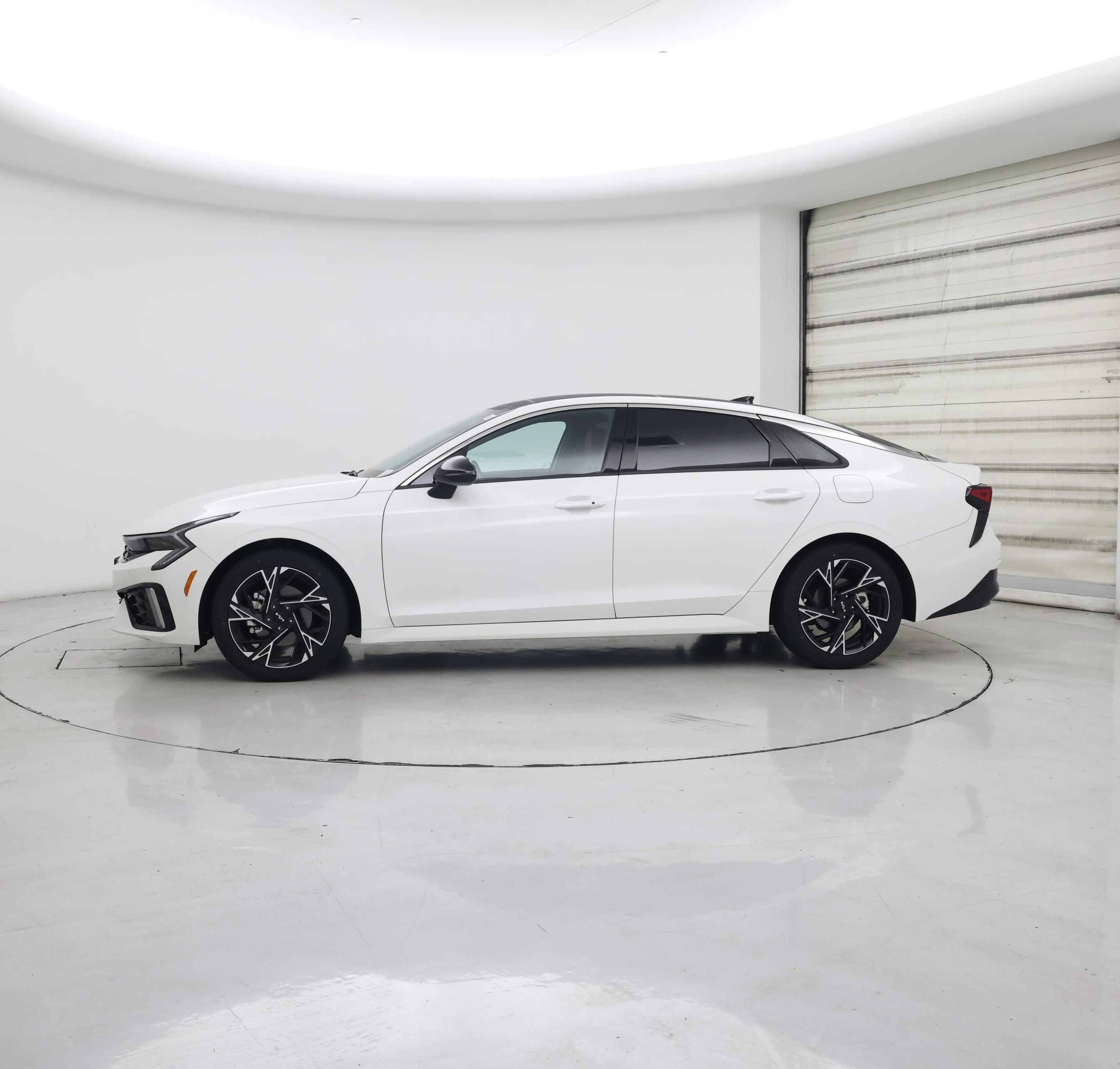 Thumbnail: 2025 Kia K5 - 3