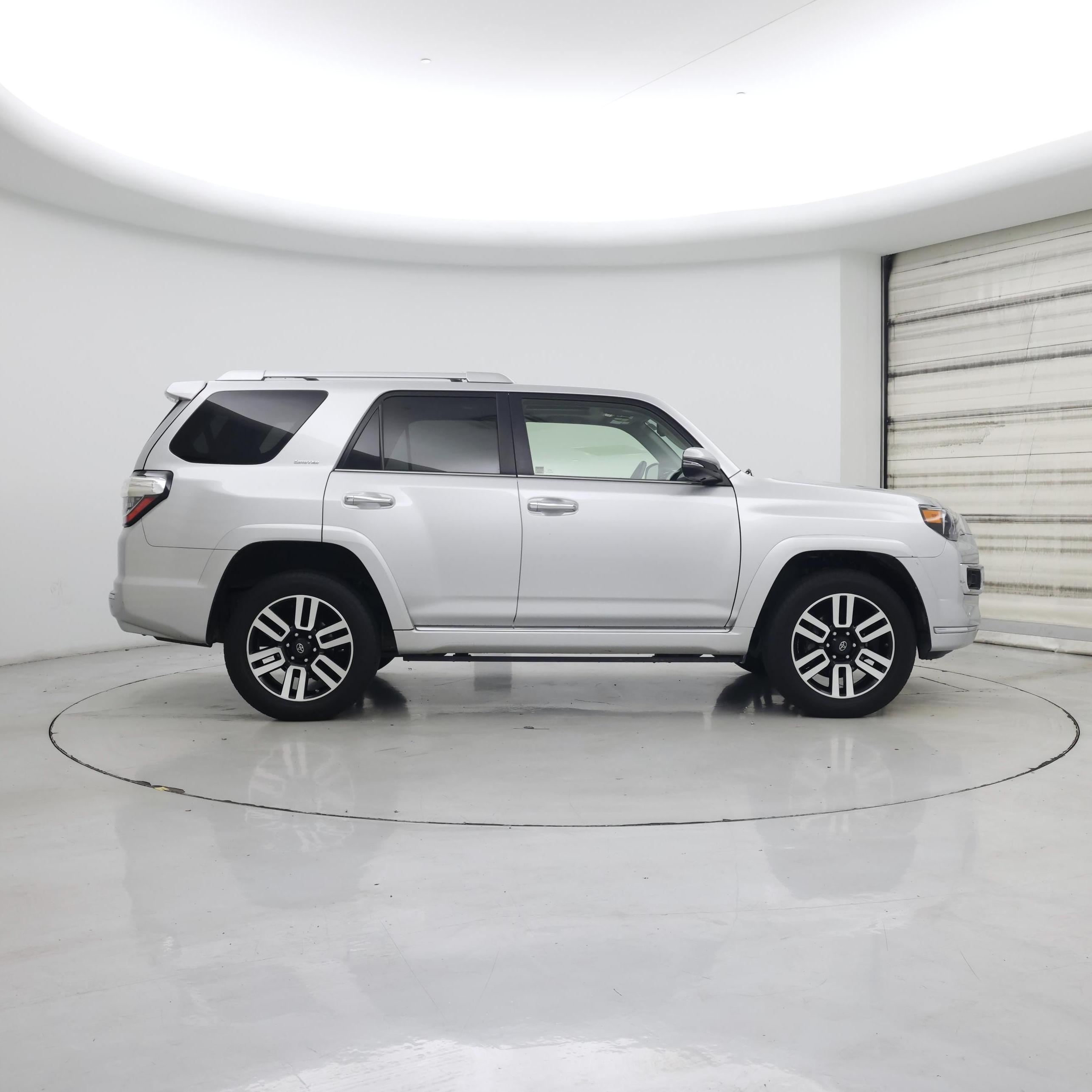 Thumbnail: 2019 Toyota 4Runner - 7