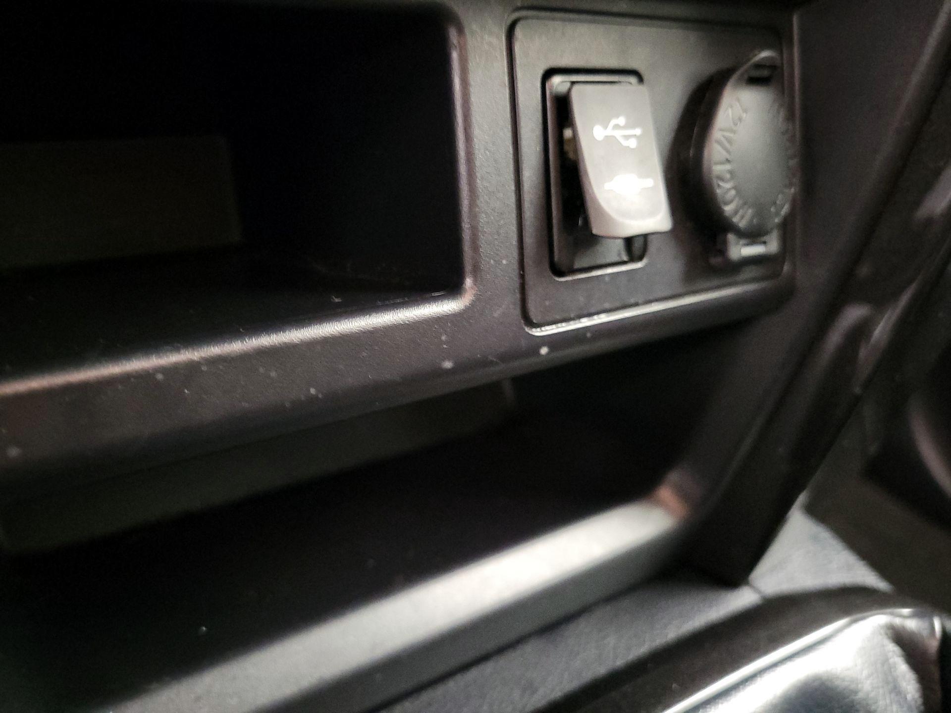 Thumbnail: 2015 Toyota 4Runner - 18