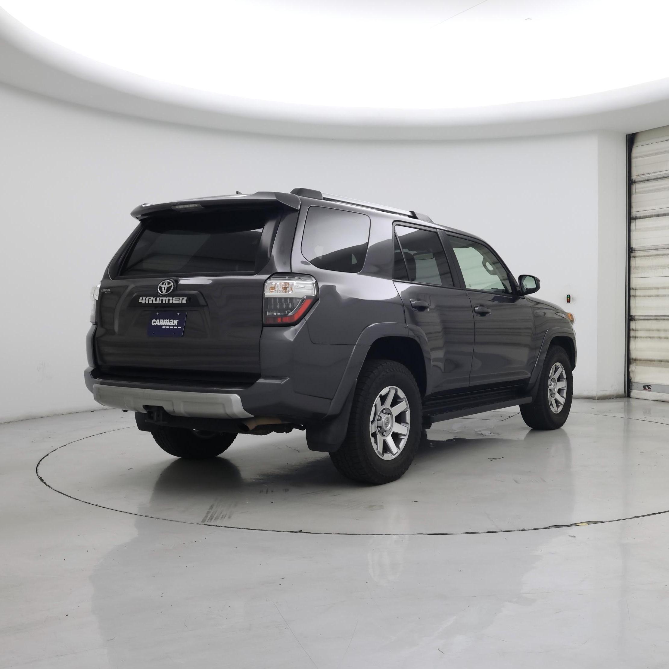 Thumbnail: 2015 Toyota 4Runner - 8