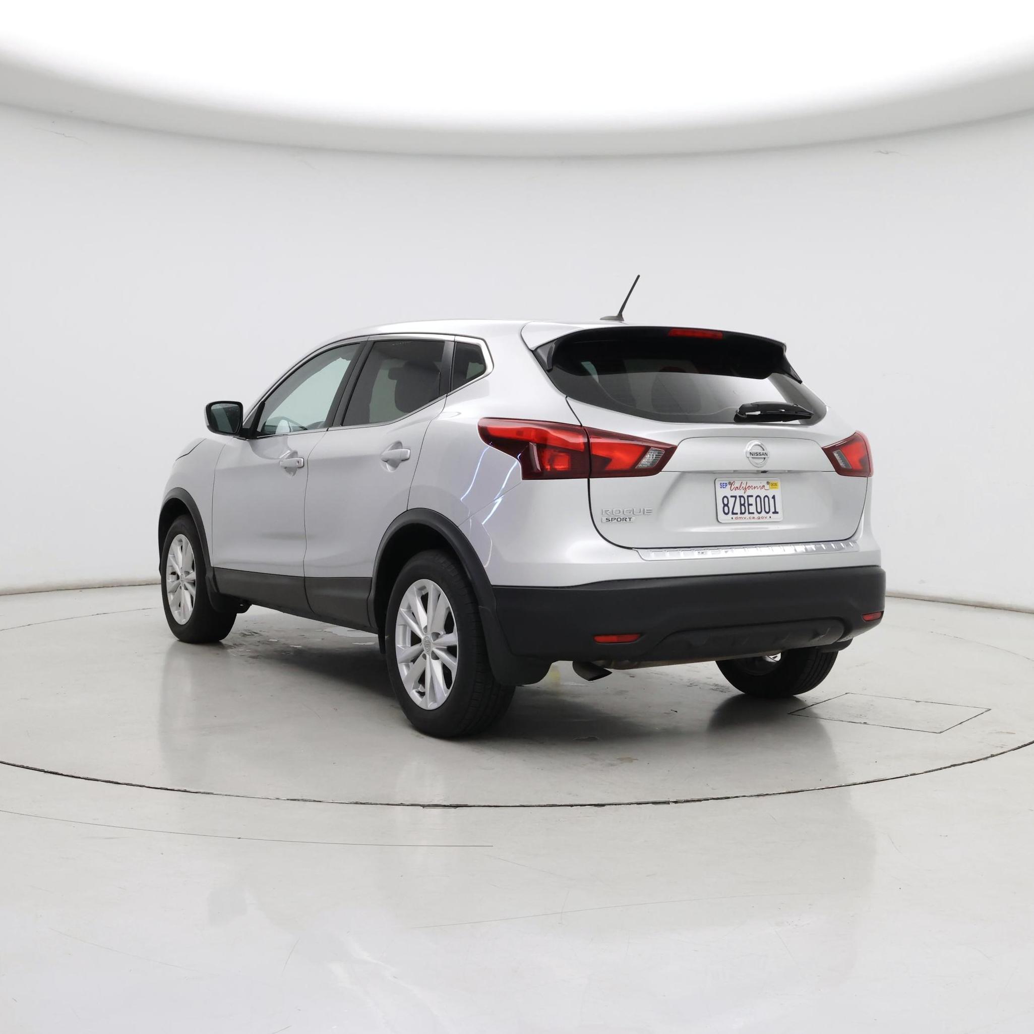 Thumbnail: 2017 Nissan Rogue Sport - 2