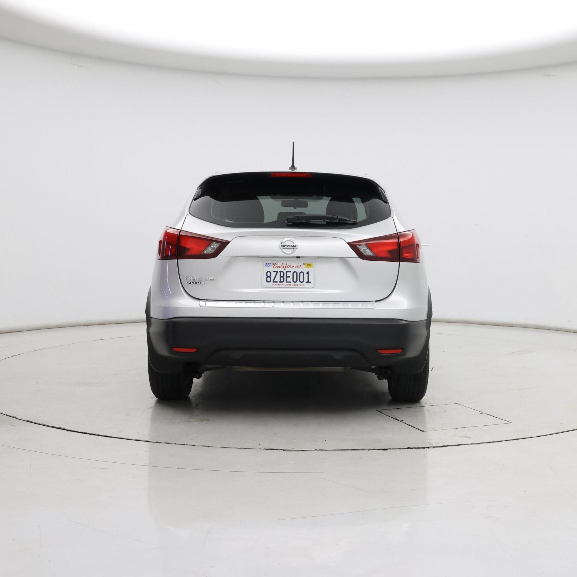 Thumbnail: 2017 Nissan Rogue Sport - 6