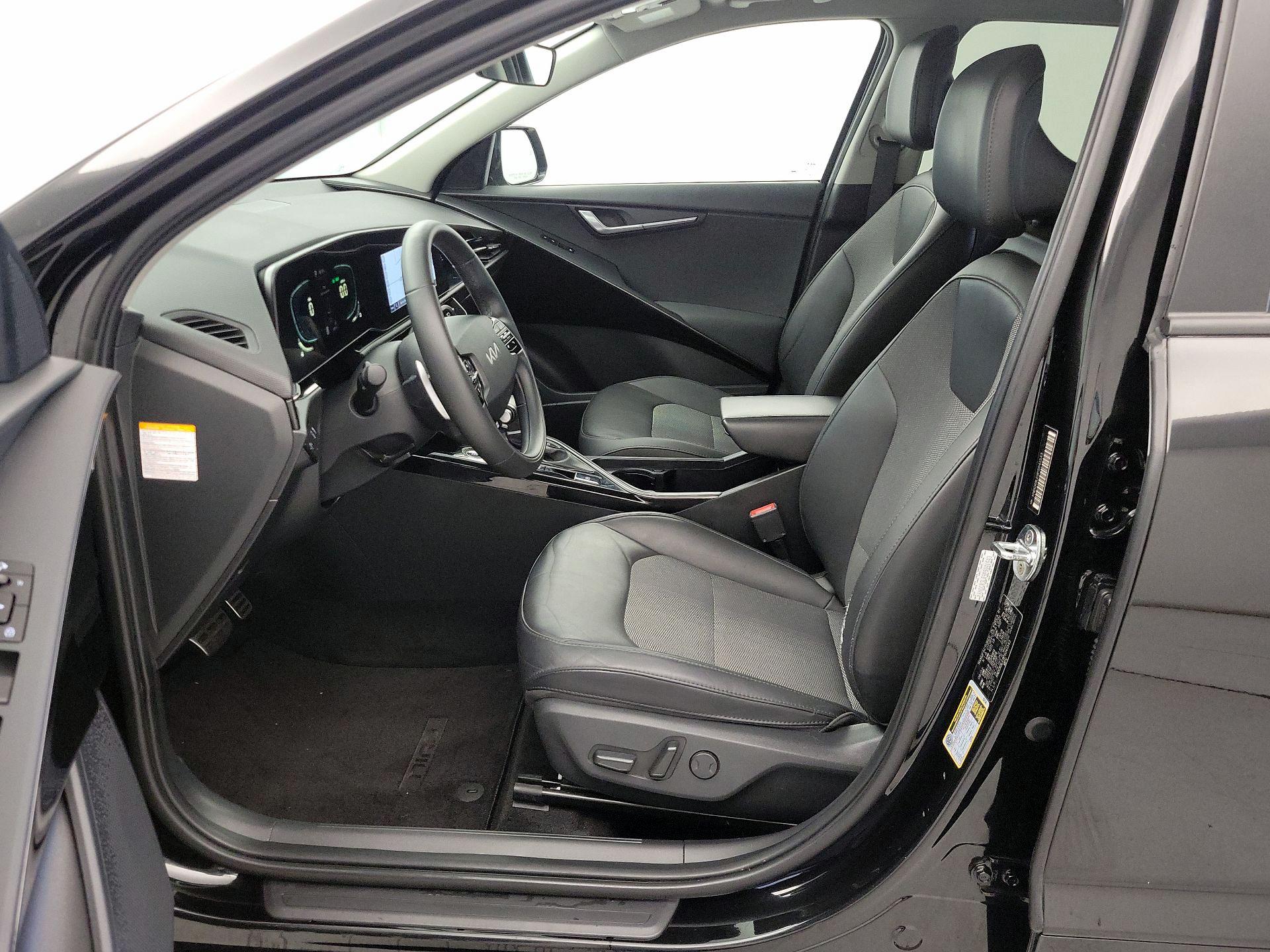 Thumbnail: 2023 Kia Niro - 11