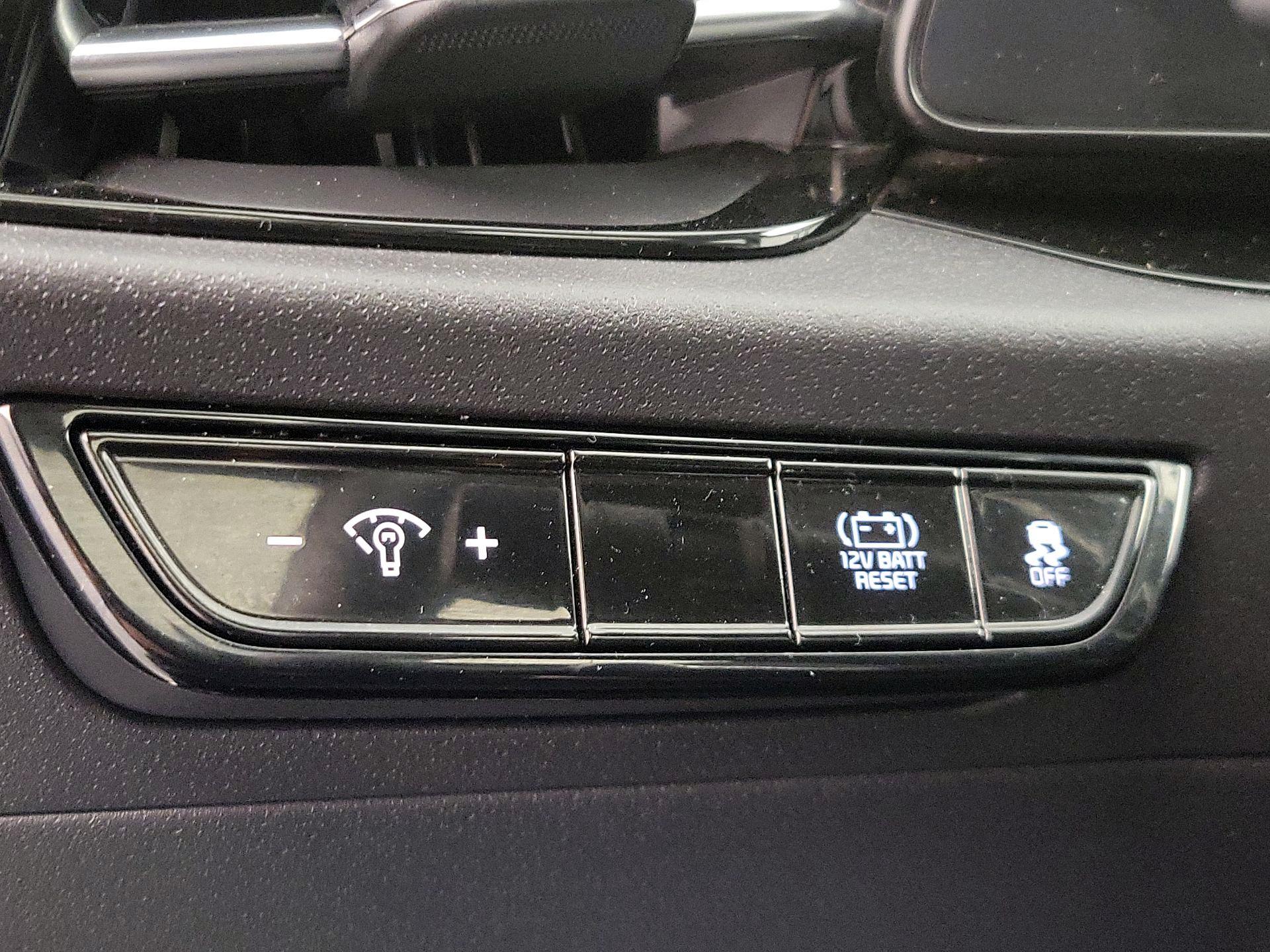 Thumbnail: 2023 Kia Niro - 13