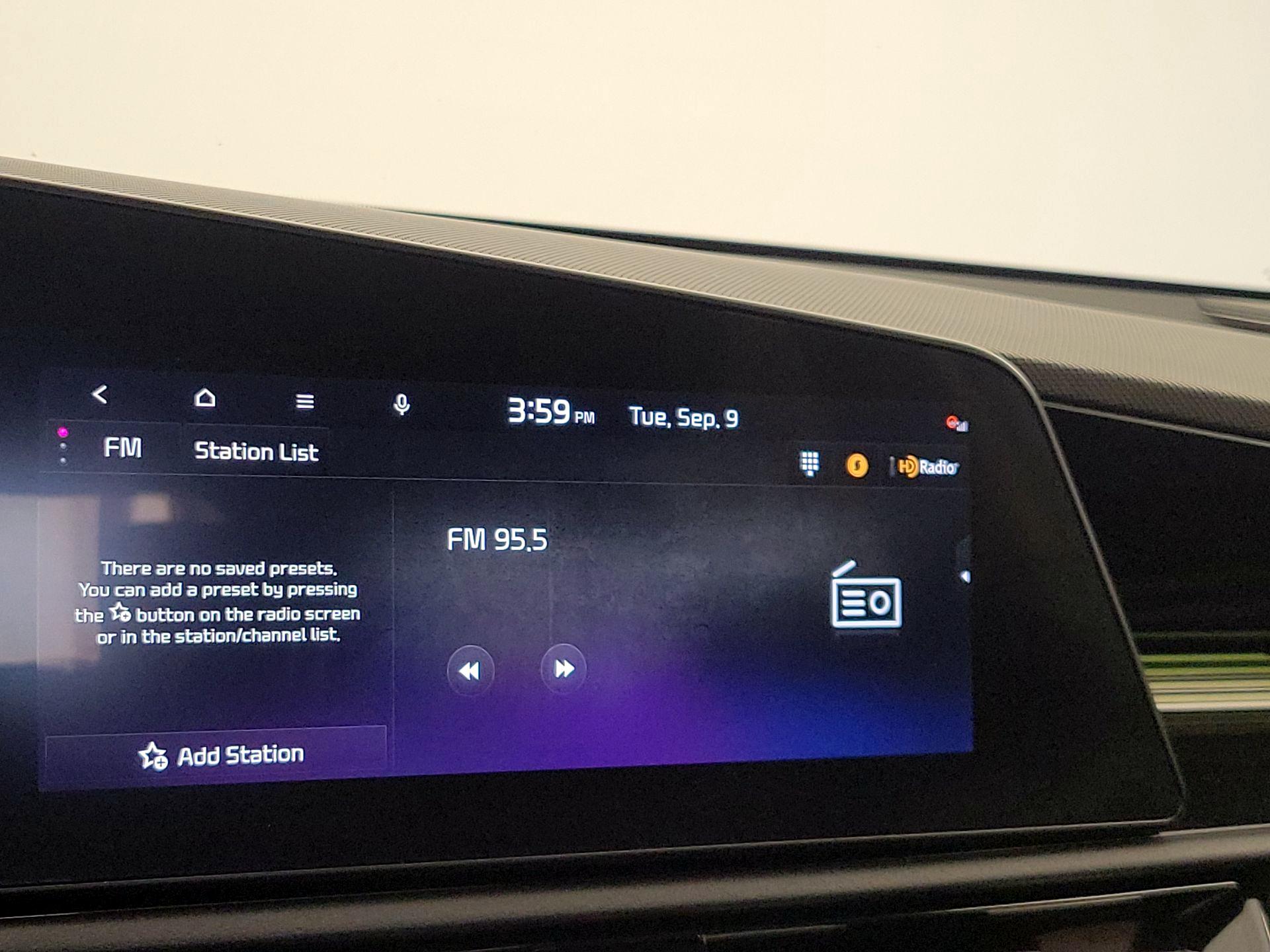 Thumbnail: 2023 Kia Niro - 16